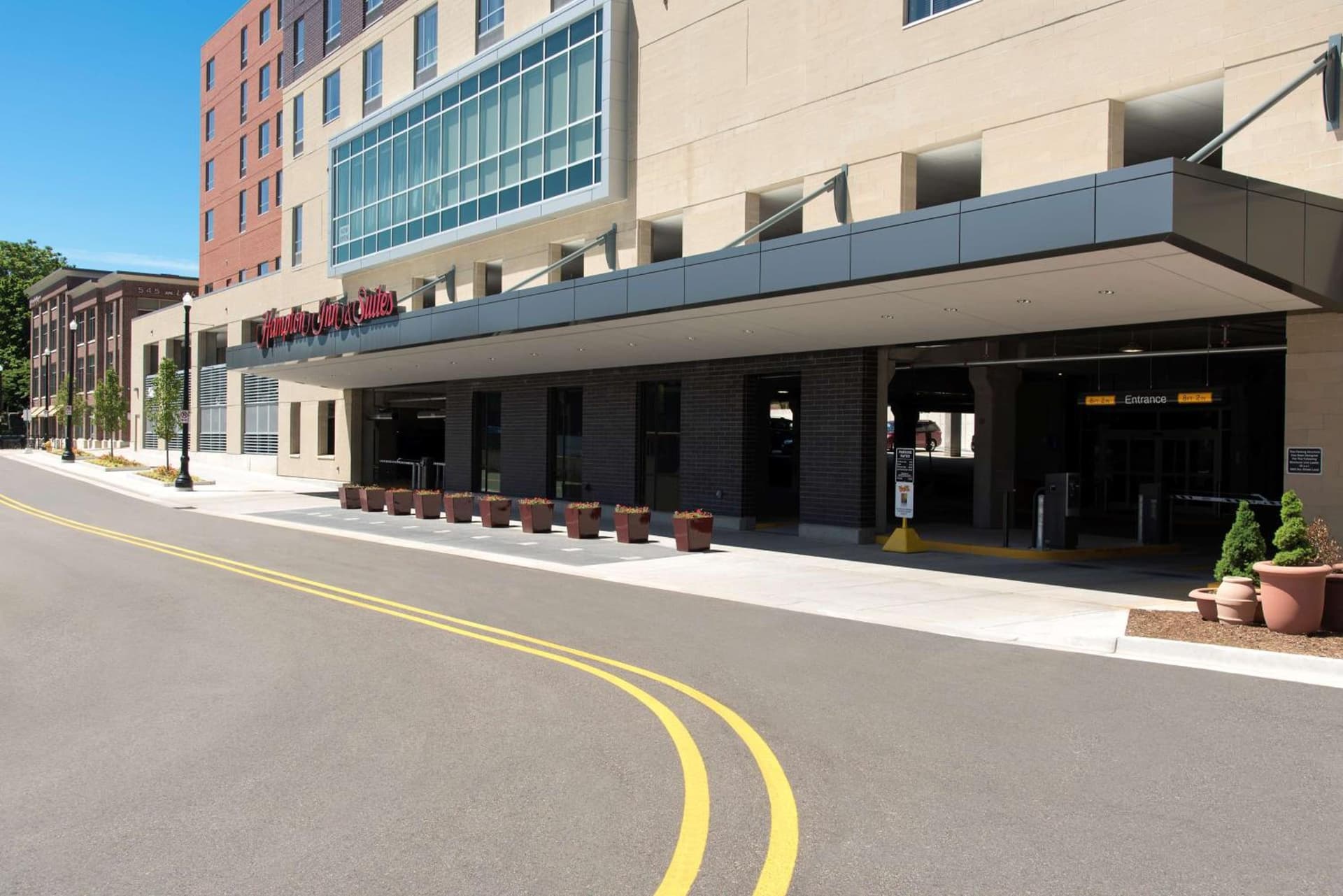 Hampton Inn & Suites Grand Rapids Downtown interior in Grand Rapids, MI — gallery photo 2