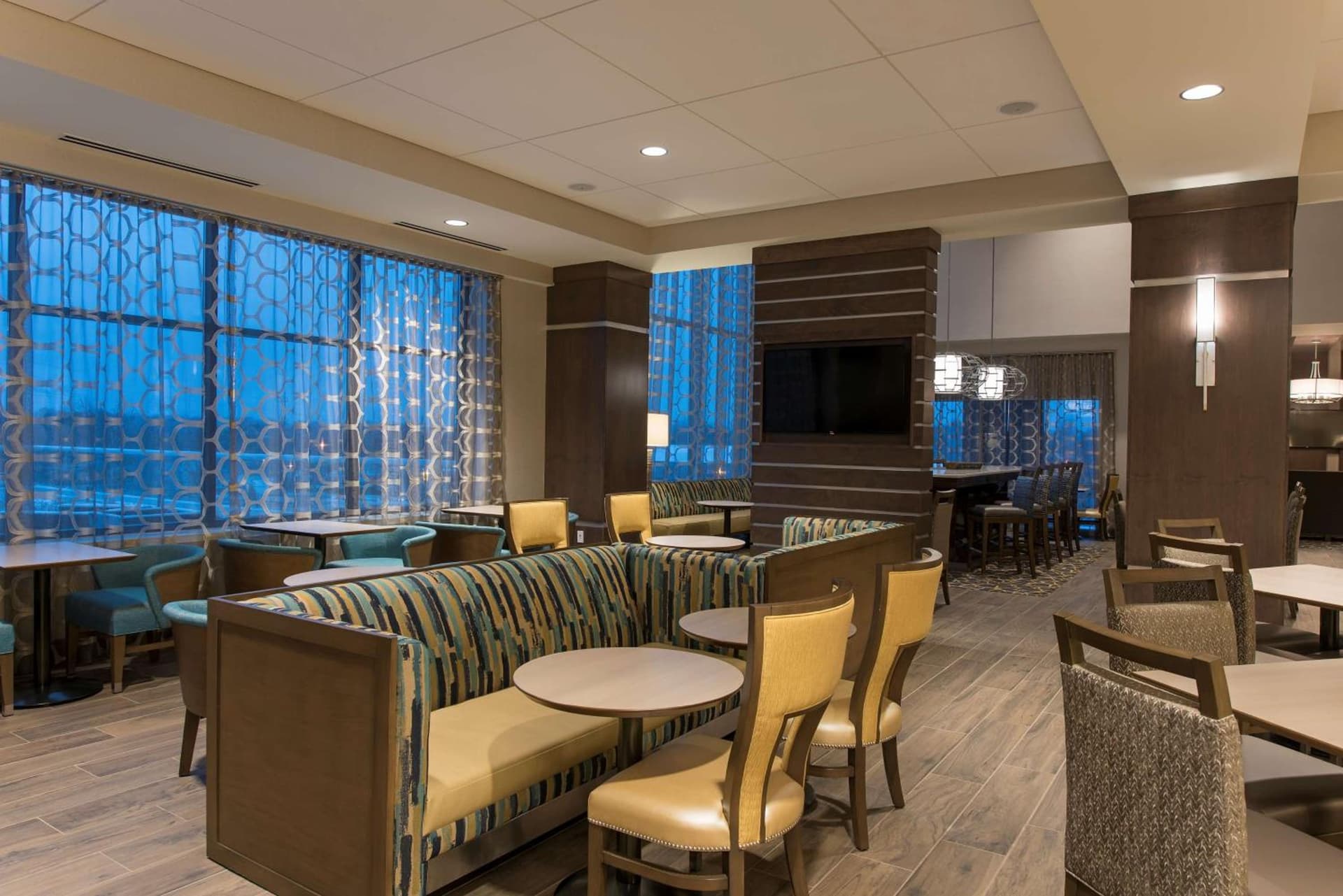 Hampton Inn & Suites Grand Rapids Downtown gallery photo in Grand Rapids, MI — image 31