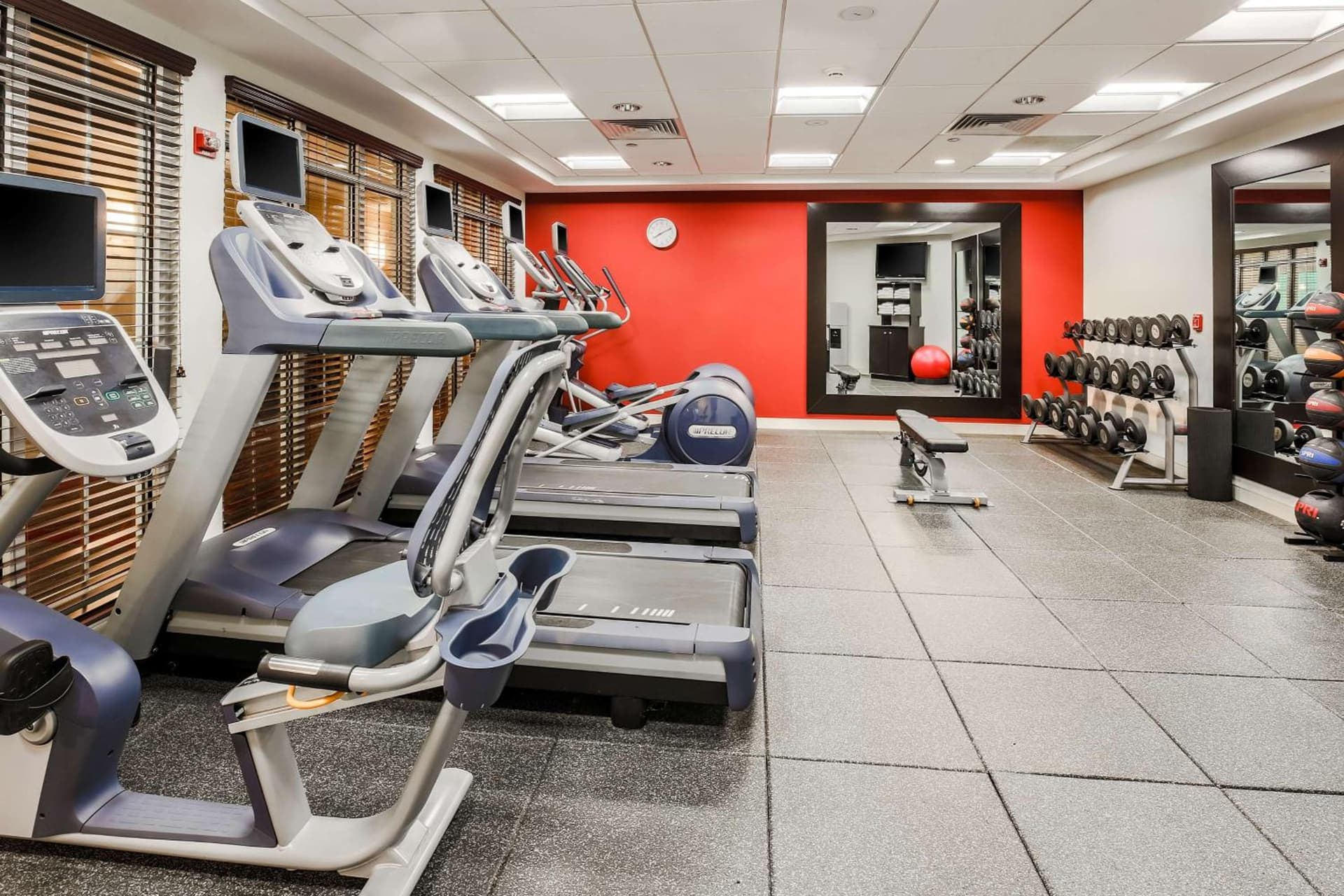 Homewood Suites by Hilton Long Island-Melville interior in Plainview, NY — gallery photo 2