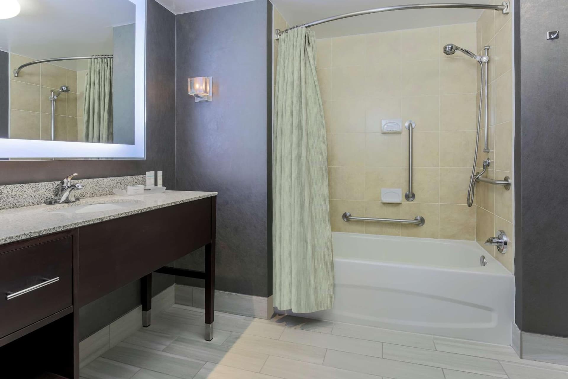 Homewood Suites by Hilton Long Island-Melville gallery photo in Plainview, NY — image 26