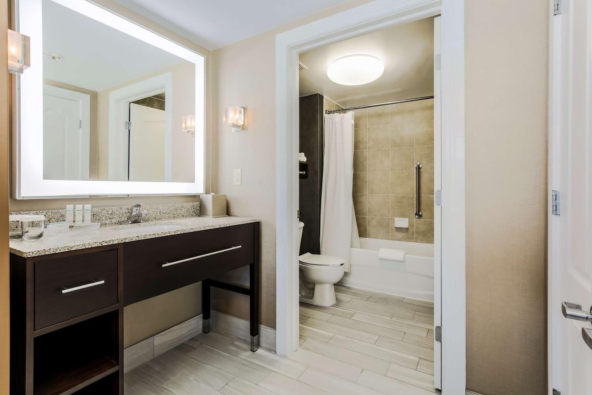 Homewood Suites by Hilton Long Island-Melville gallery photo in Plainview, NY — image 10