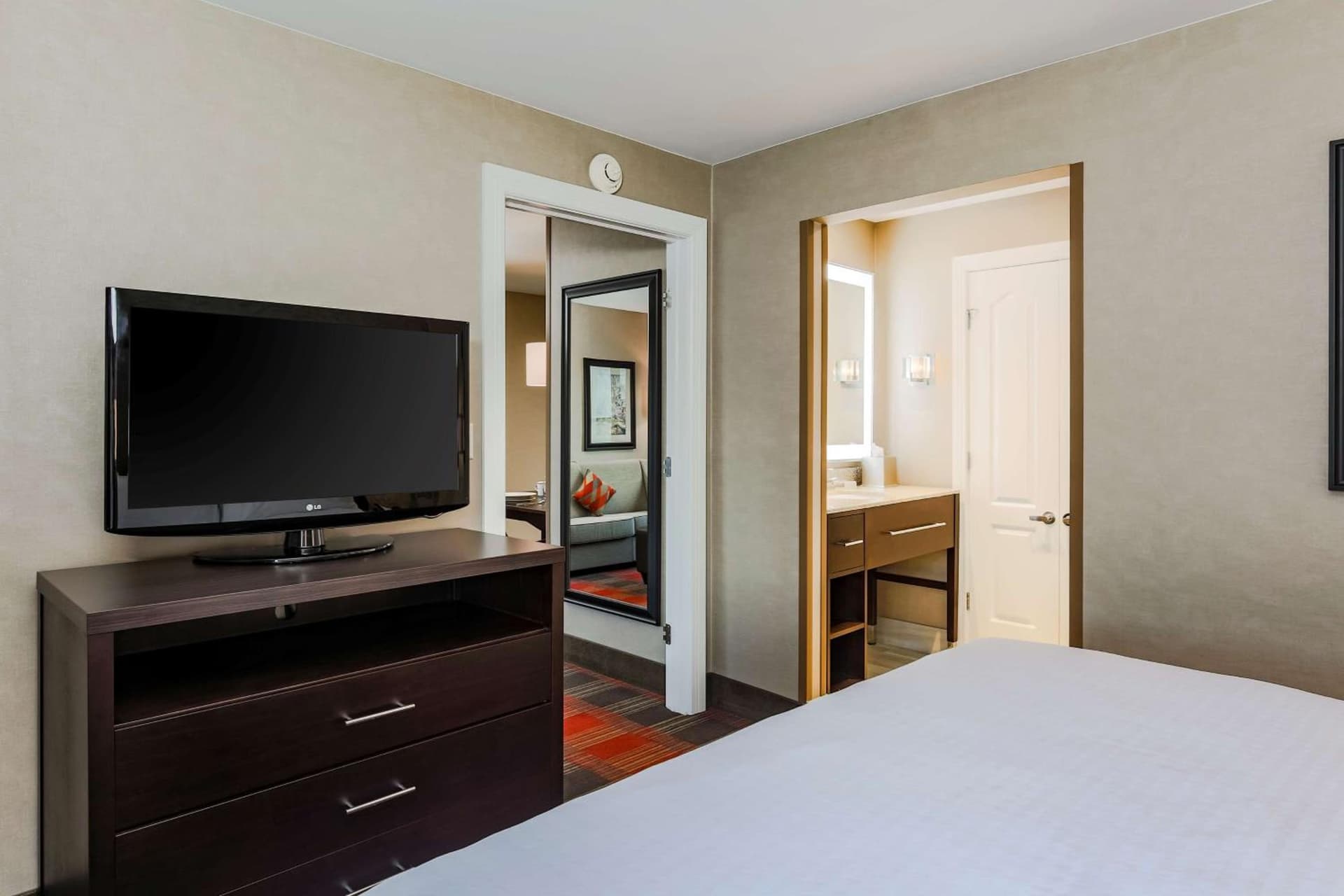 Homewood Suites by Hilton Long Island-Melville gallery photo in Plainview, NY — image 18