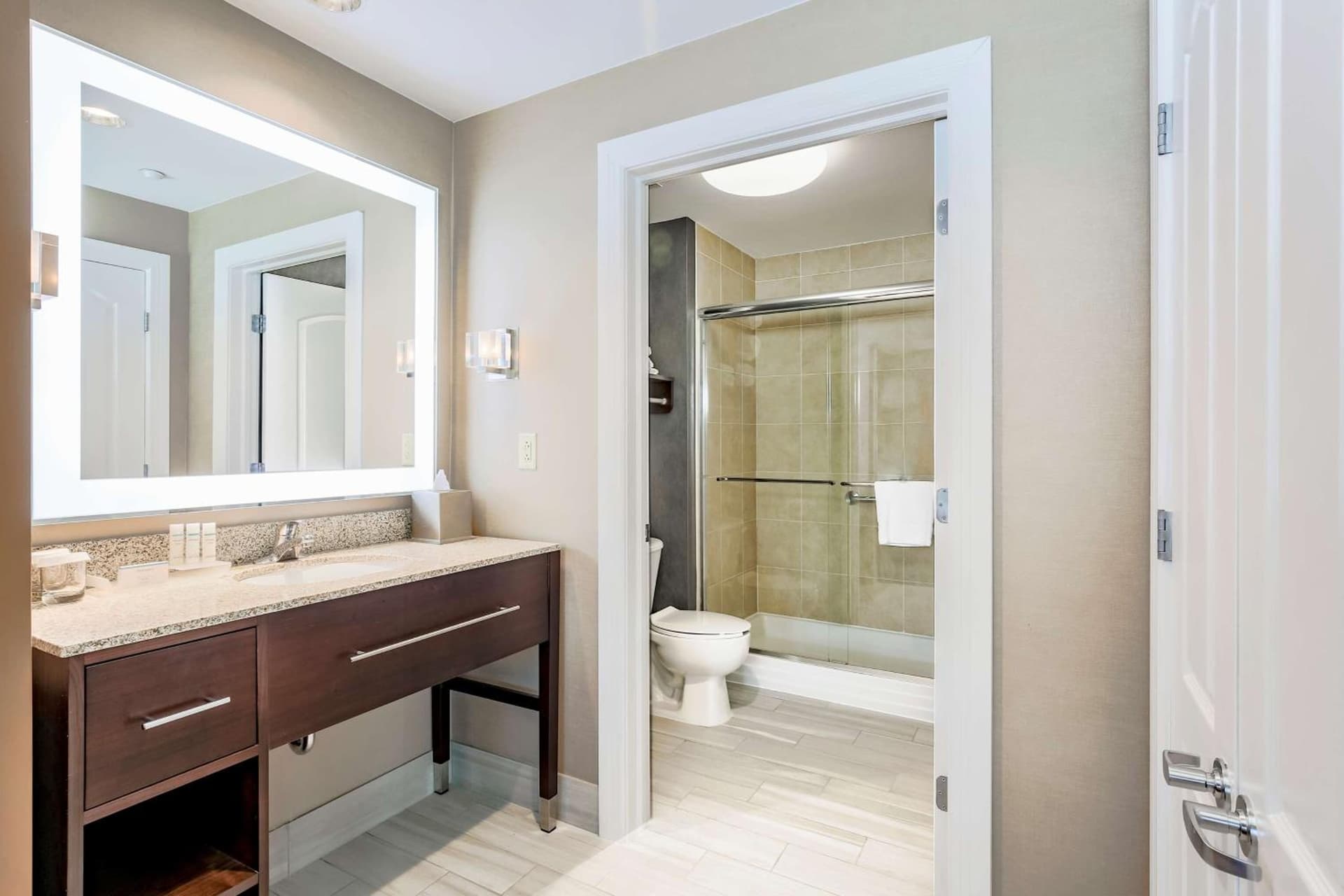 Homewood Suites by Hilton Long Island-Melville gallery photo in Plainview, NY — image 9