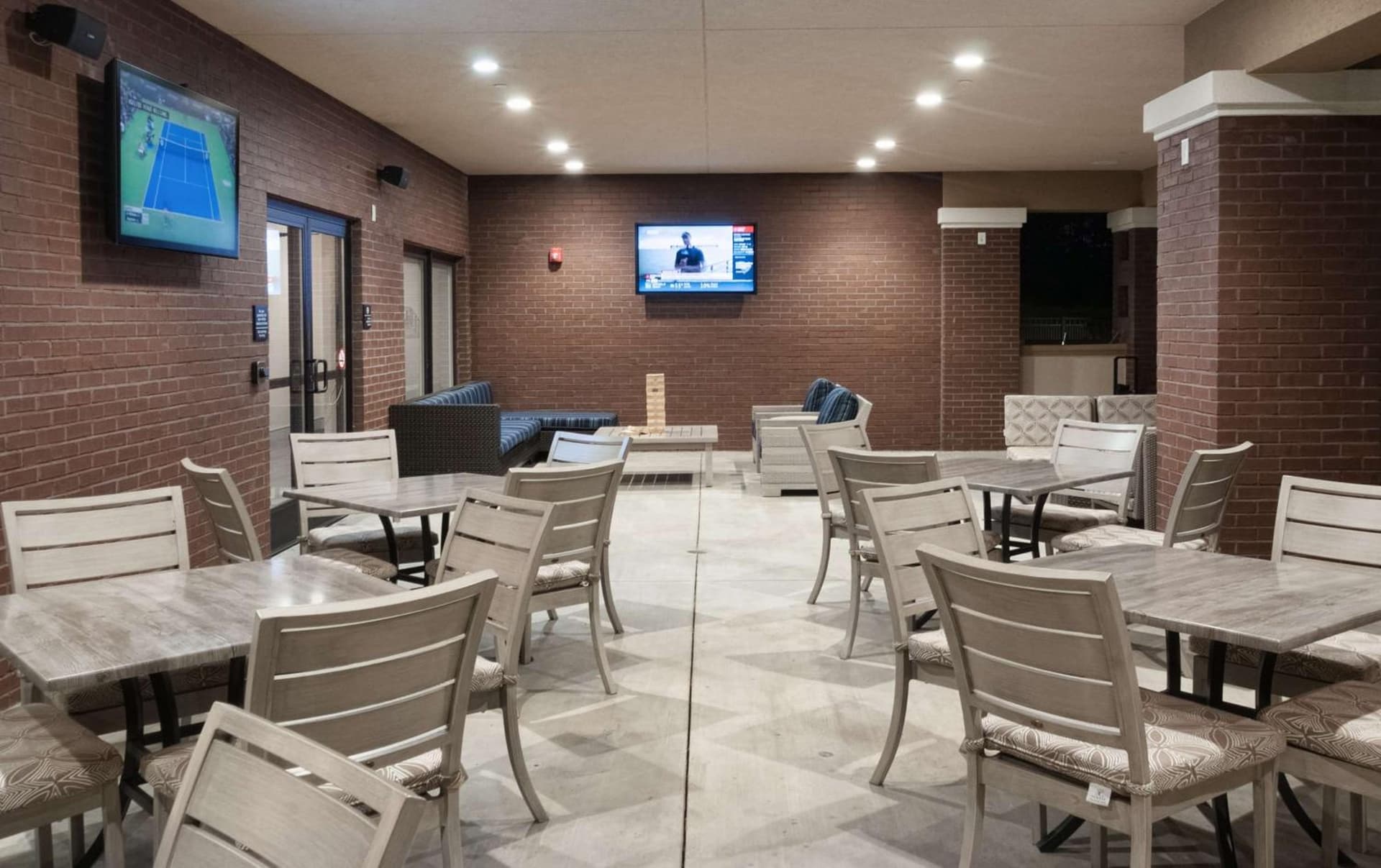 Hampton Inn & Suites by Hilton Augusta-Washington Rd interior in Augusta, GA — gallery photo 2