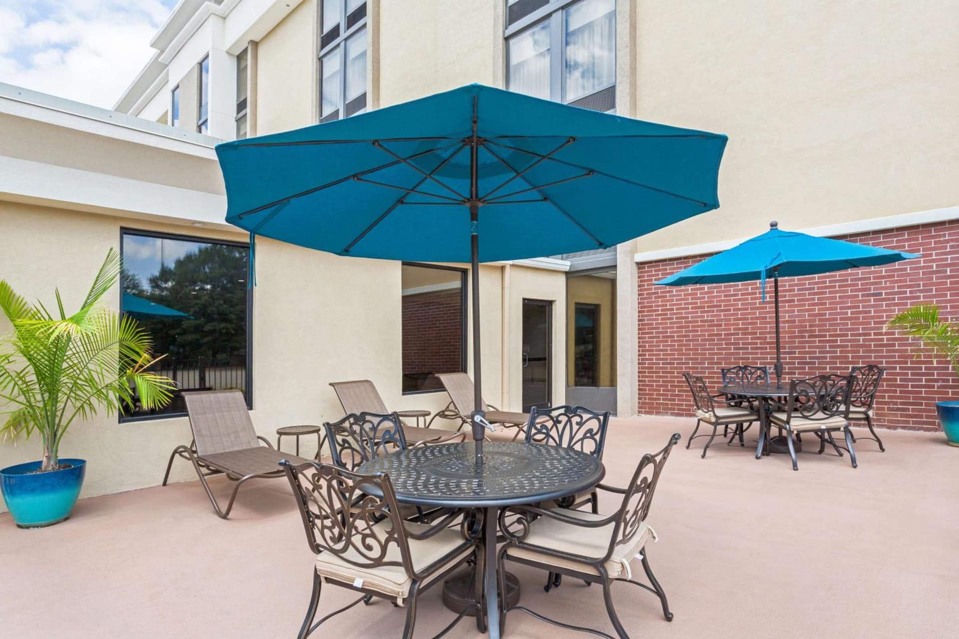 Hampton Inn Norcross interior in Norcross, GA — gallery photo 2