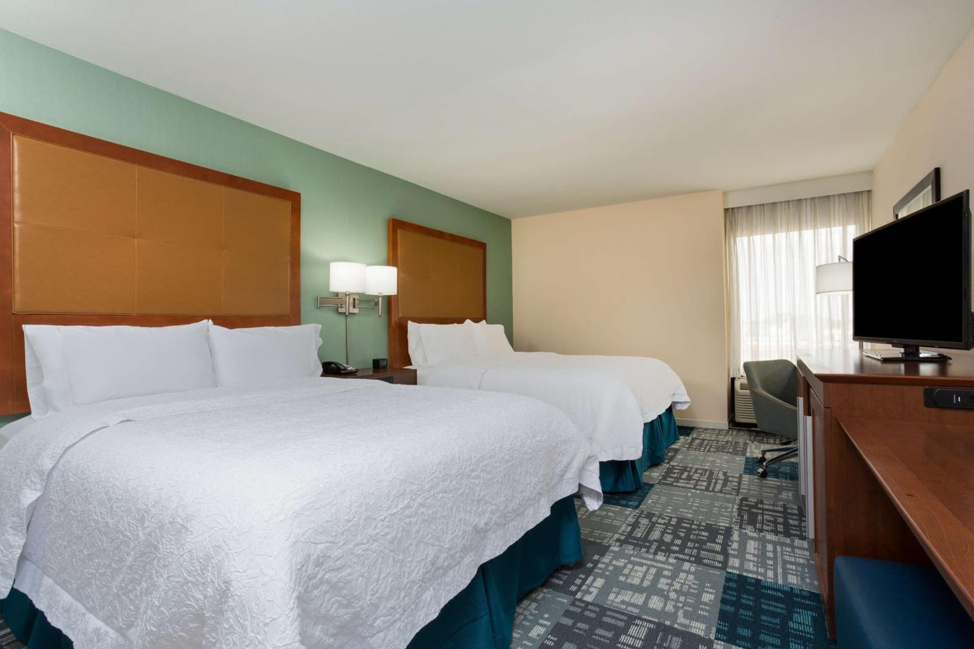 Hampton Inn Norcross interior in Norcross, GA — gallery photo 2
