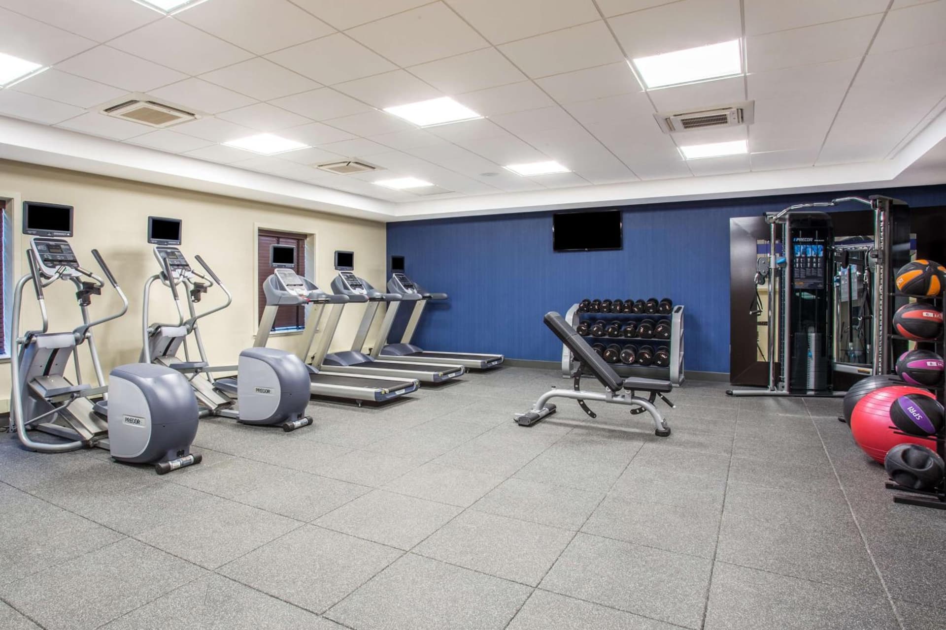 Hampton Inn & Suites Yonkers - Westchester gallery photo in Yonkers, NY — image 12