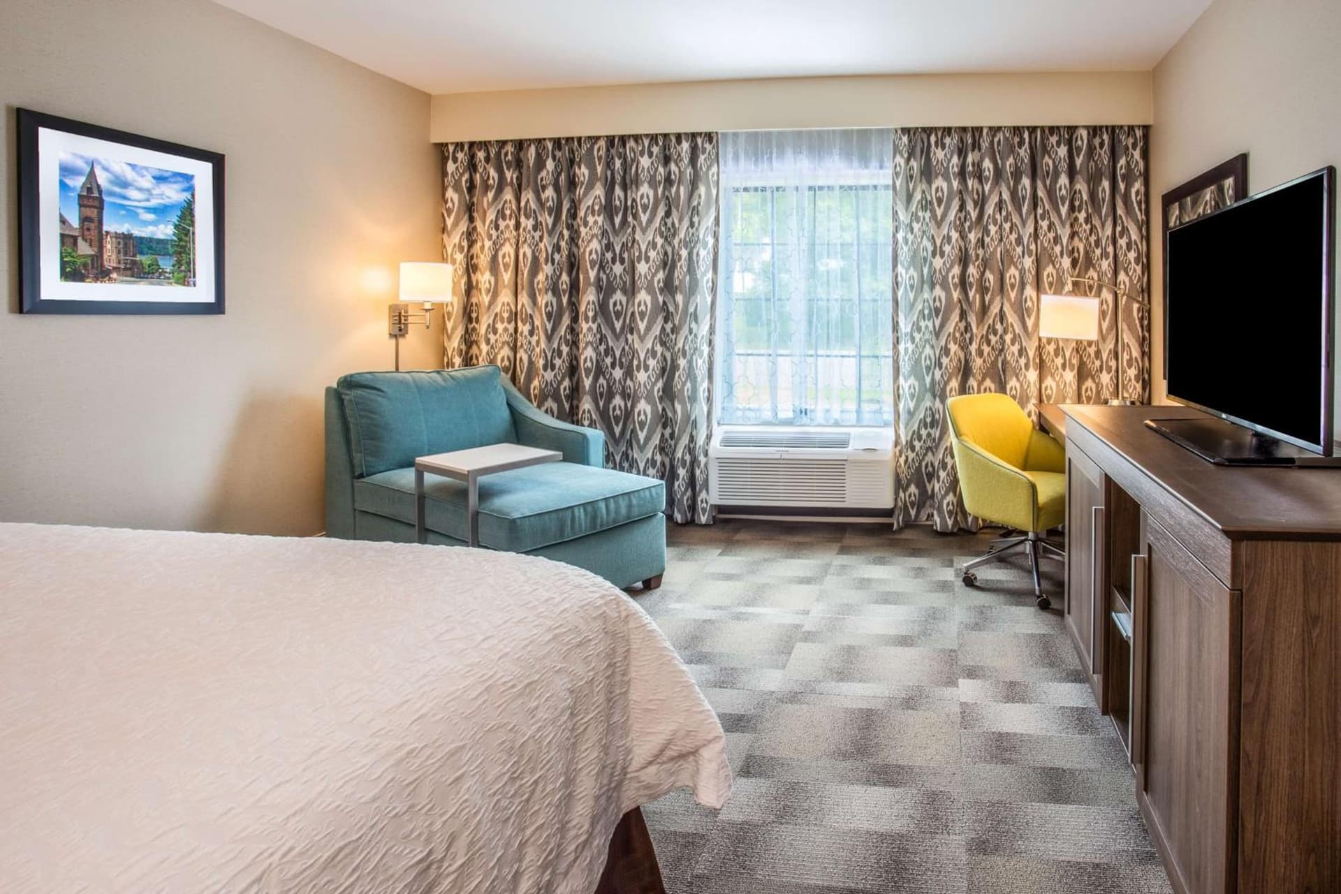 Hampton Inn & Suites Yonkers - Westchester gallery photo in Yonkers, NY — image 11