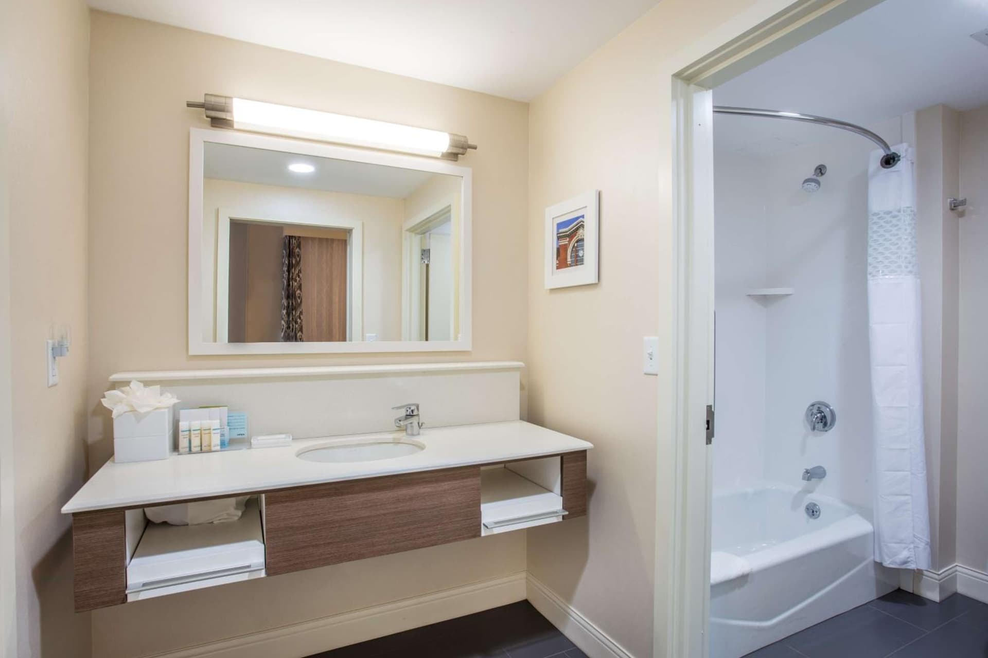 Hampton Inn & Suites Yonkers - Westchester gallery photo in Yonkers, NY — image 17