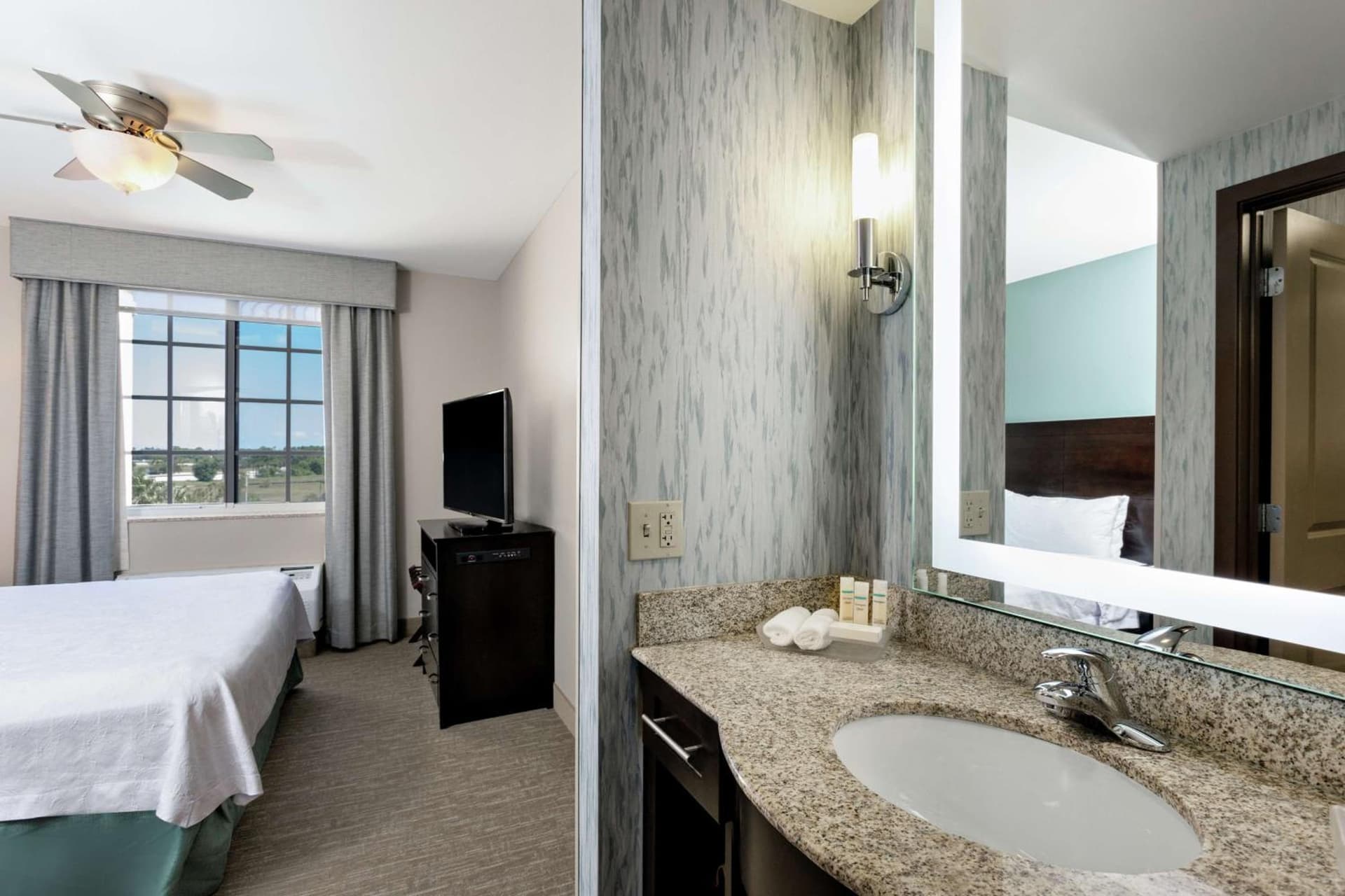 Homewood Suites Port Saint Lucie-Tradition gallery photo in Port Saint Lucie, FL — image 4