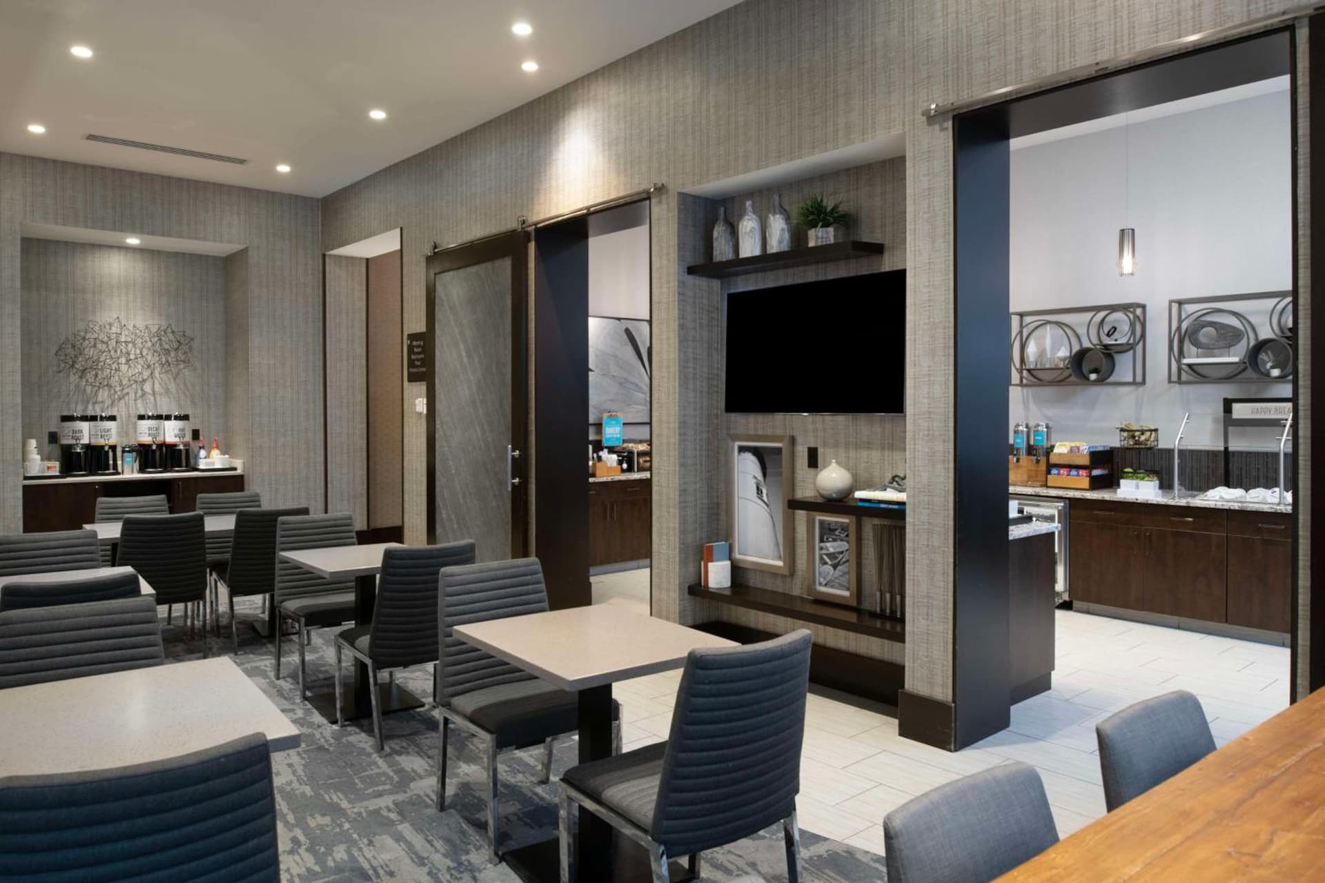 Hampton Inn & Suites Portsmouth Downtown gallery photo in Portsmouth, NH — image 10