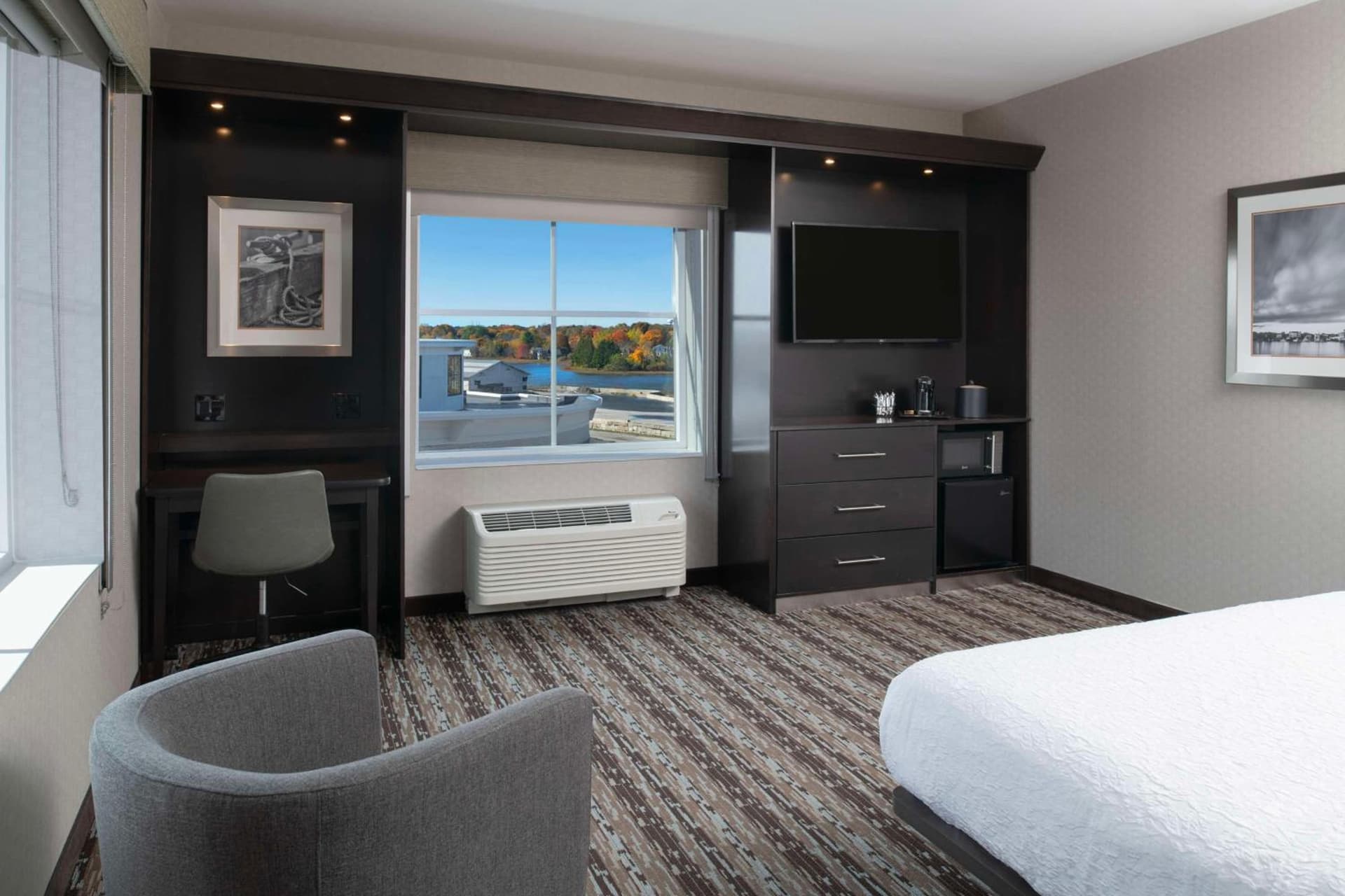 Hampton Inn & Suites Portsmouth Downtown gallery photo in Portsmouth, NH — image 33