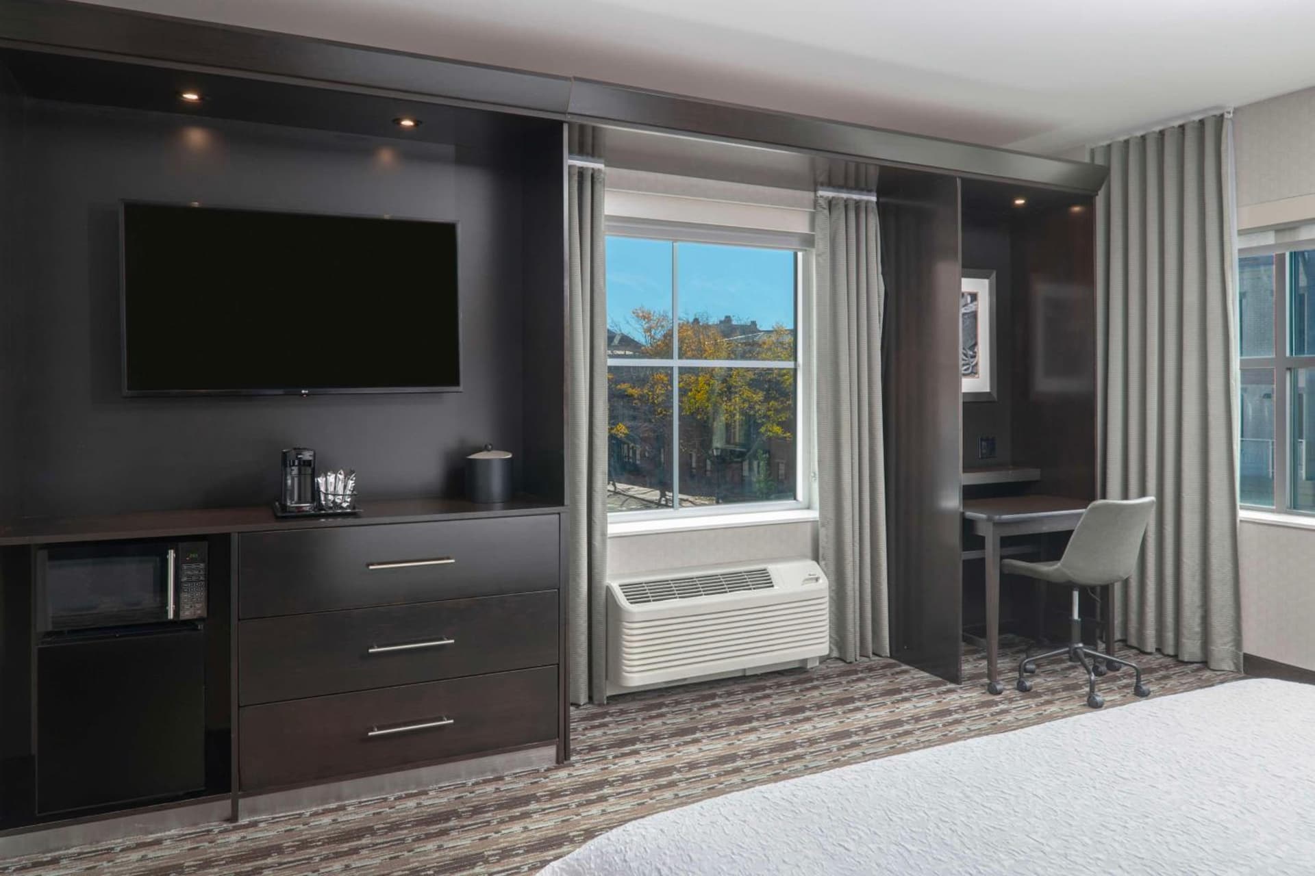 Hampton Inn & Suites Portsmouth Downtown gallery photo in Portsmouth, NH — image 31