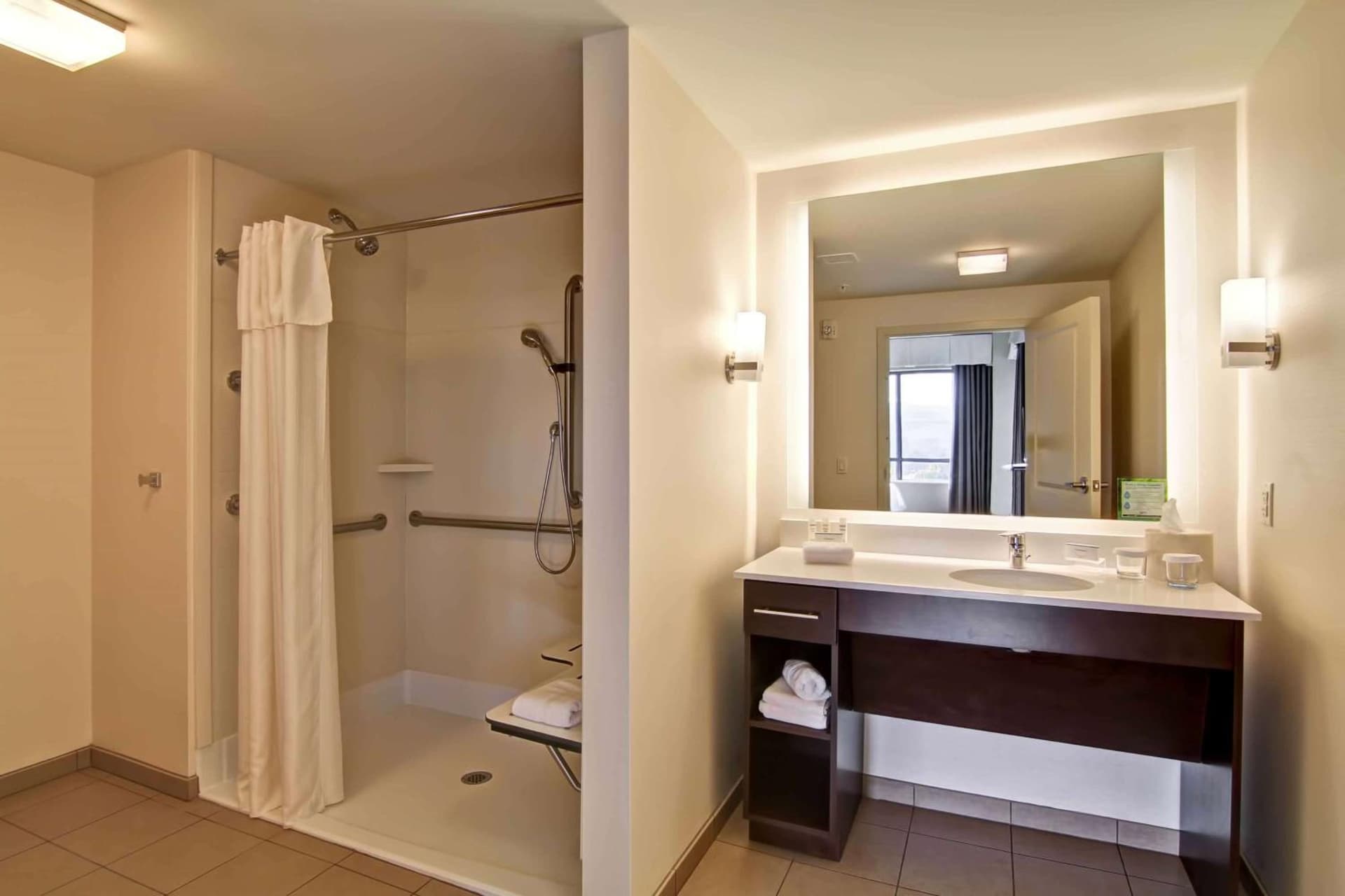 Homewood Suites by Hilton Seattle-Issaquah gallery photo in Issaquah, WA — image 6