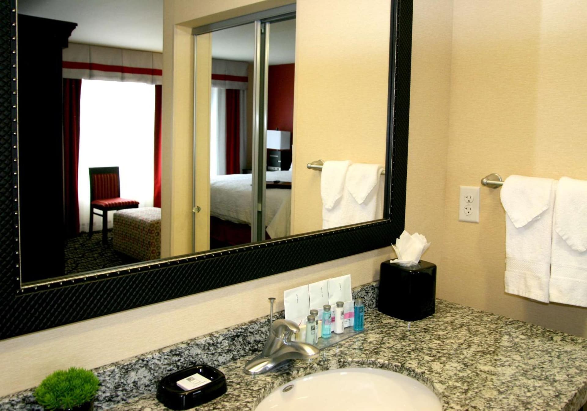 Hampton Inn & Suites Salt Lake City-University/Foothill Drive property views in Salt Lake City, UT — gallery photo 3