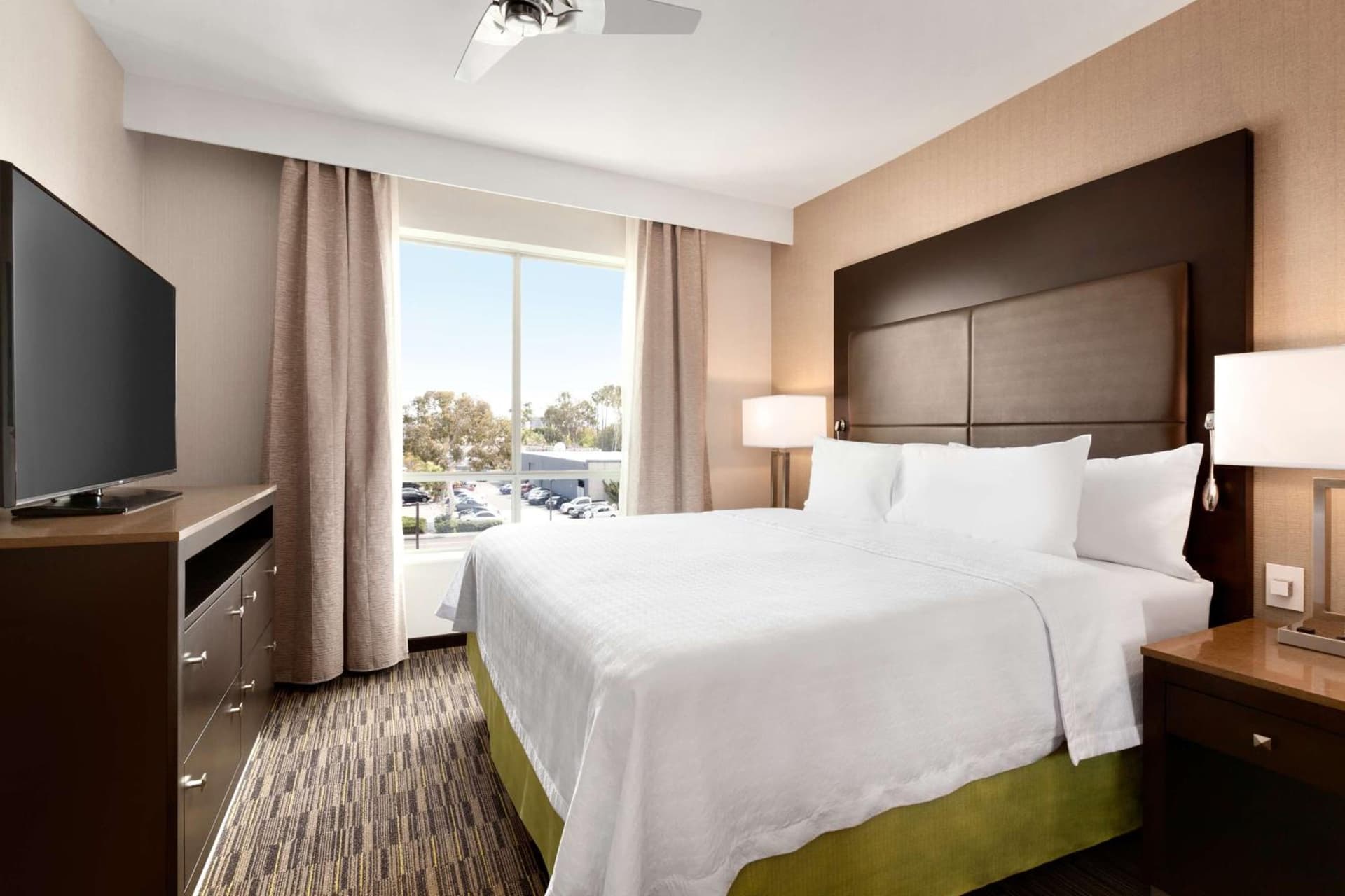 Homewood Suites By Hilton Irvine John Wayne Airport gallery photo in Irvine, CA — image 16
