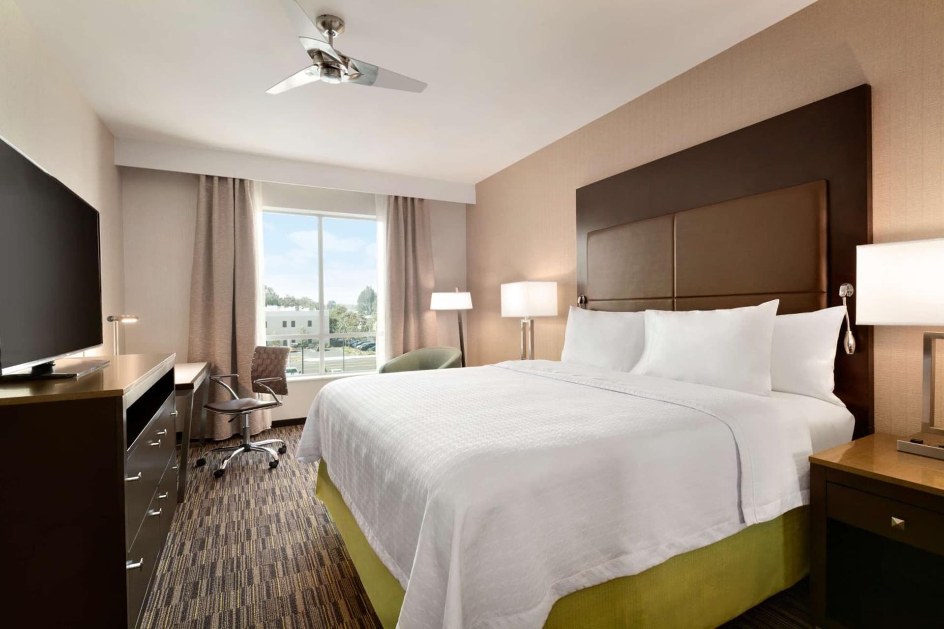 Homewood Suites By Hilton Irvine John Wayne Airport gallery photo in Irvine, CA — image 35