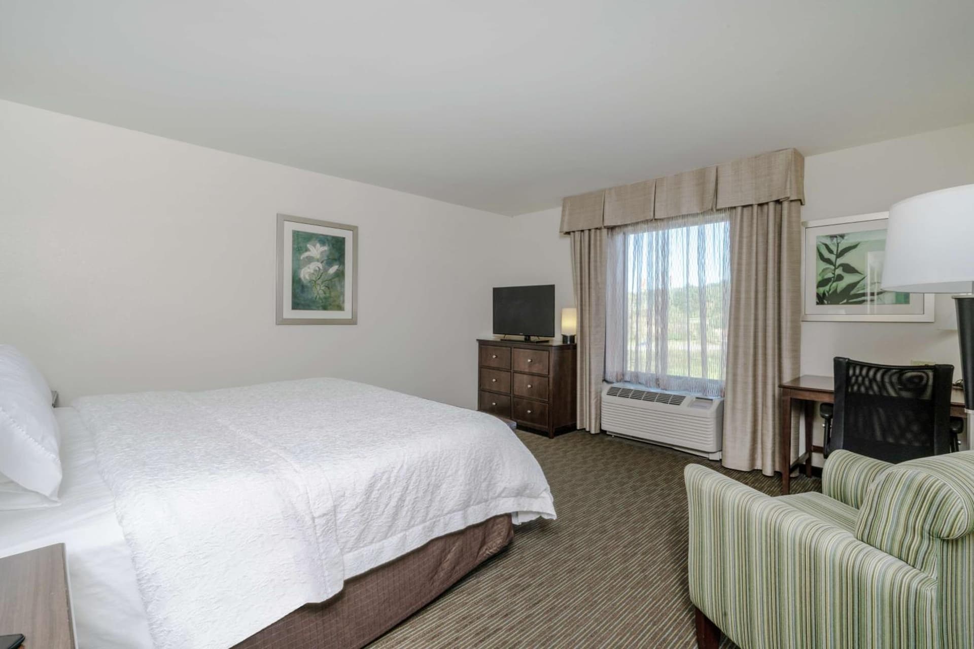 Hampton Inn University Area, Huntington, Wv gallery photo in Huntington, WV — image 6