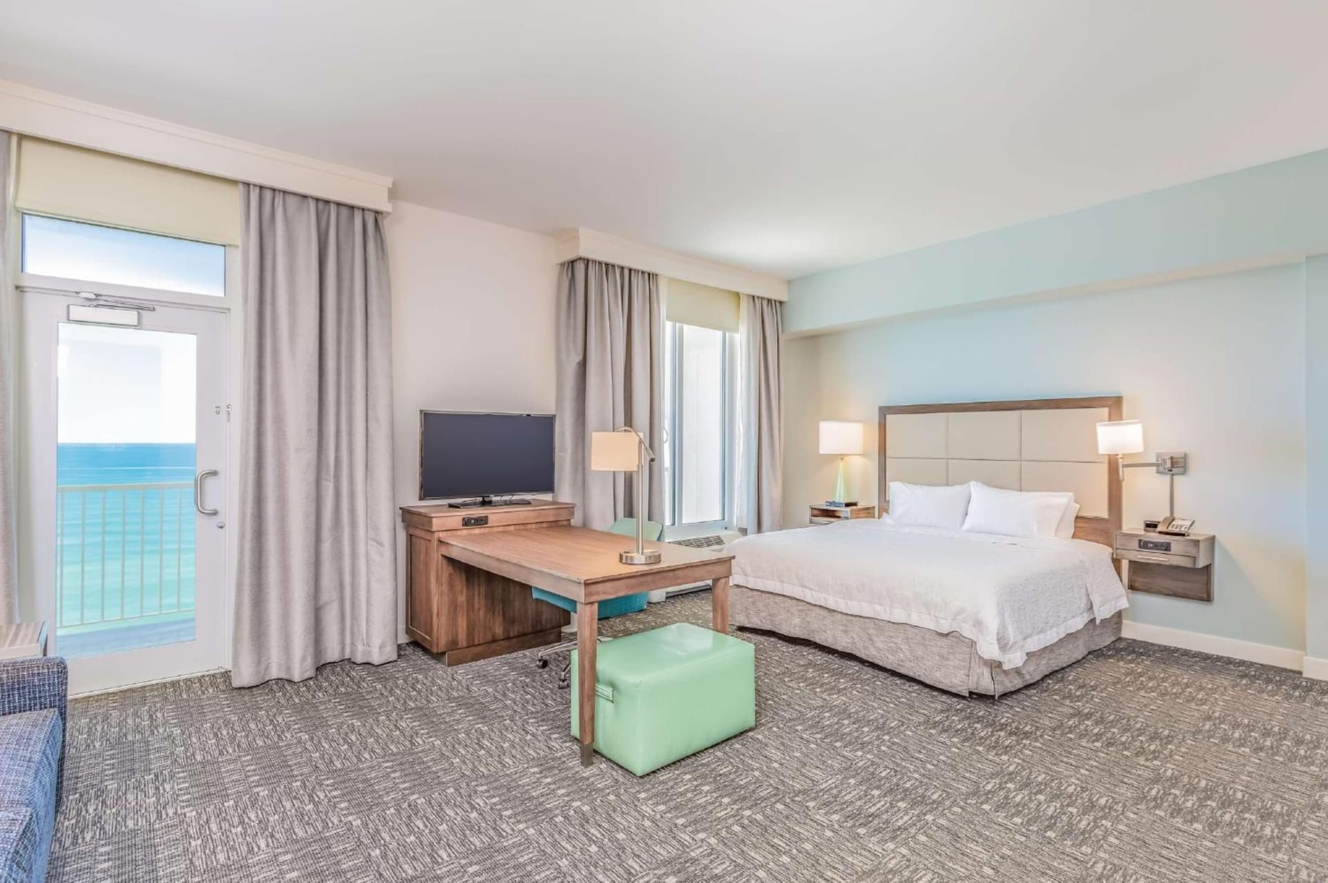 Hampton Inn & Suites Panama City Beach-Beachfront gallery photo in Panama City Beach, FL — image 4