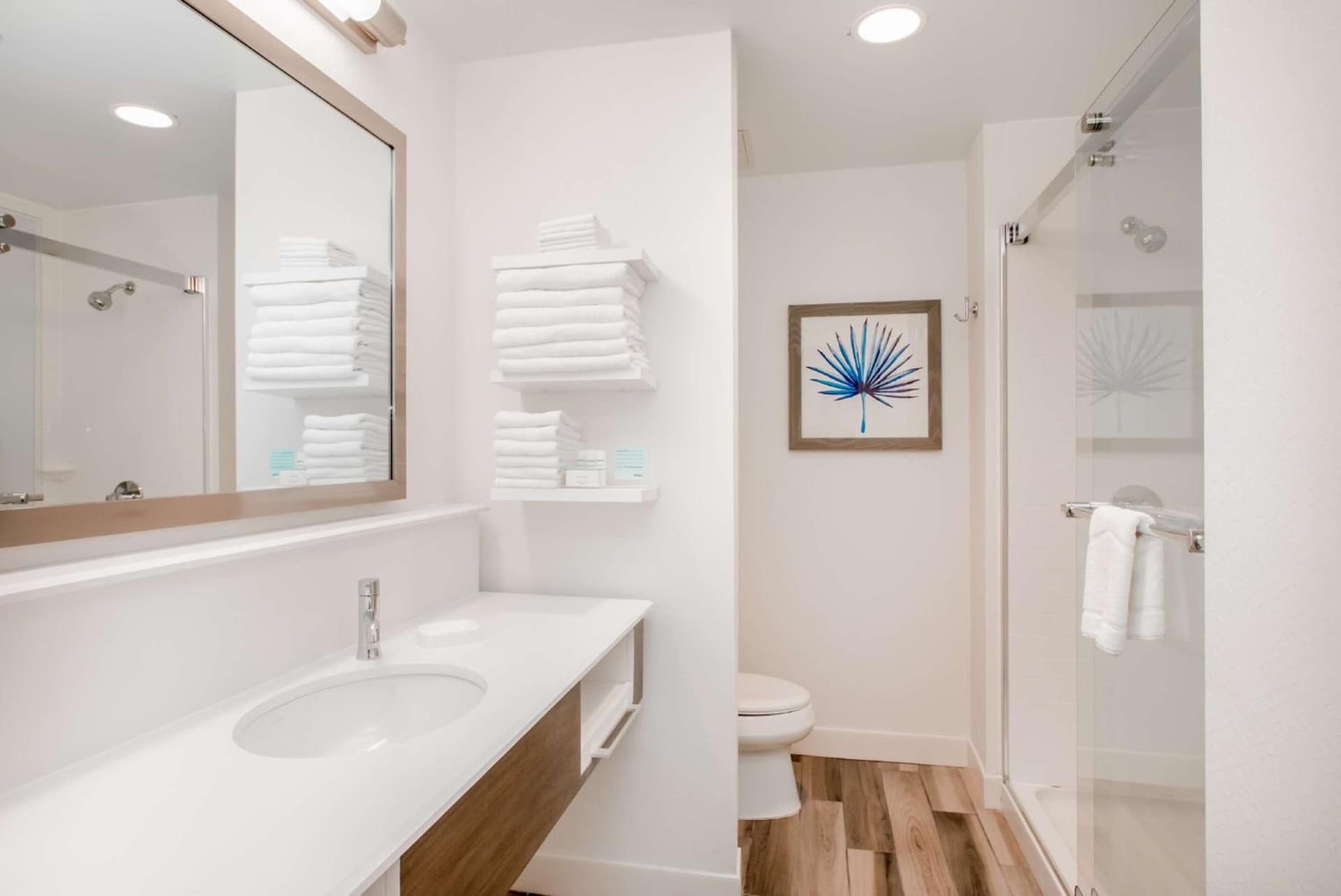 Hampton Inn & Suites Panama City Beach-Beachfront gallery photo in Panama City Beach, FL — image 24
