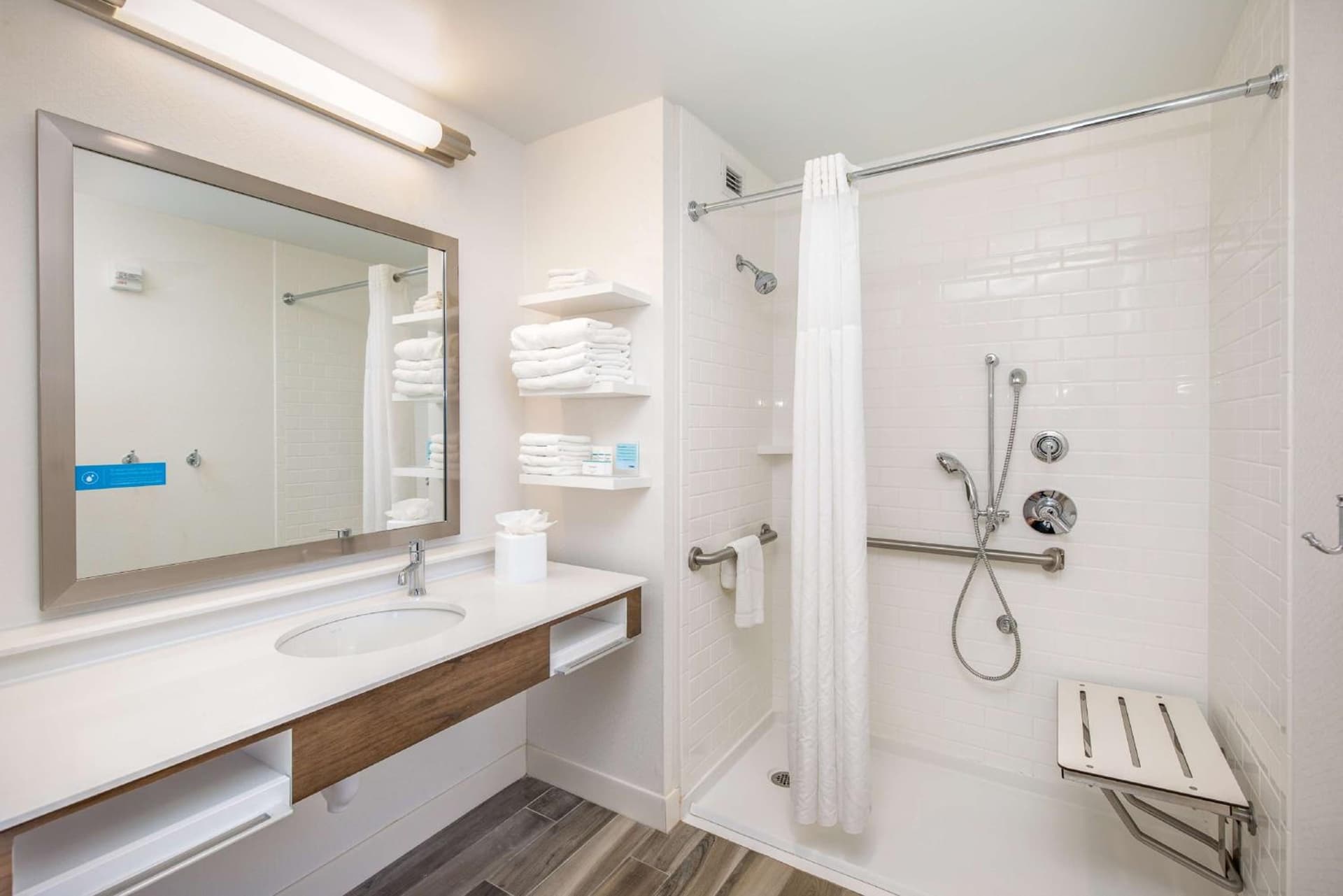 Hampton Inn & Suites Panama City Beach-Beachfront gallery photo in Panama City Beach, FL — image 11