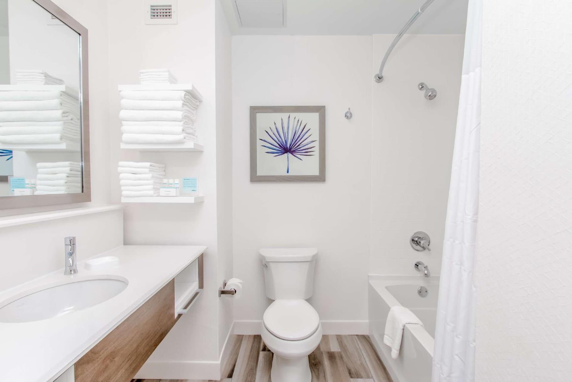 Hampton Inn & Suites Panama City Beach-Beachfront gallery photo in Panama City Beach, FL — image 22