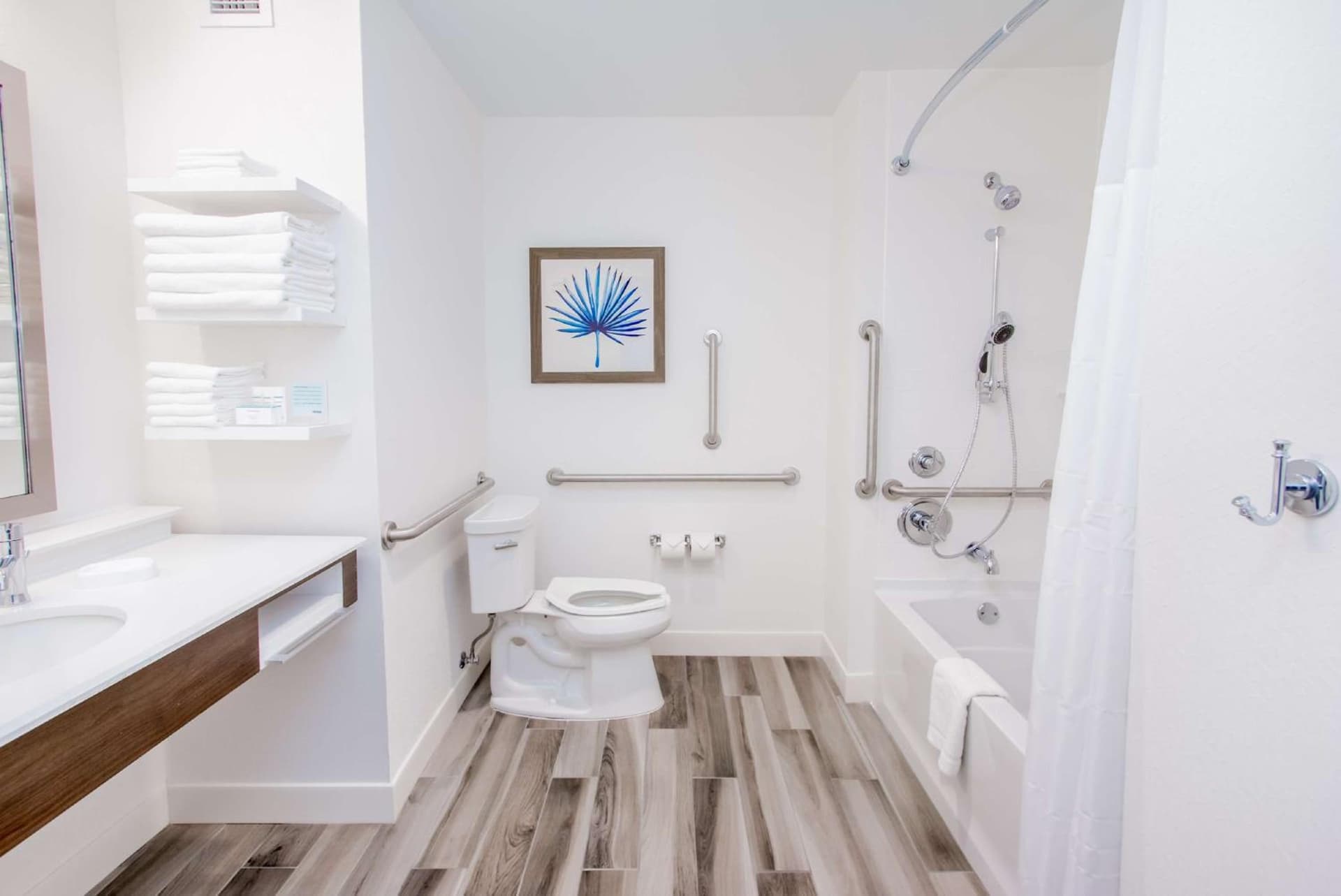 Hampton Inn & Suites Panama City Beach-Beachfront gallery photo in Panama City Beach, FL — image 10
