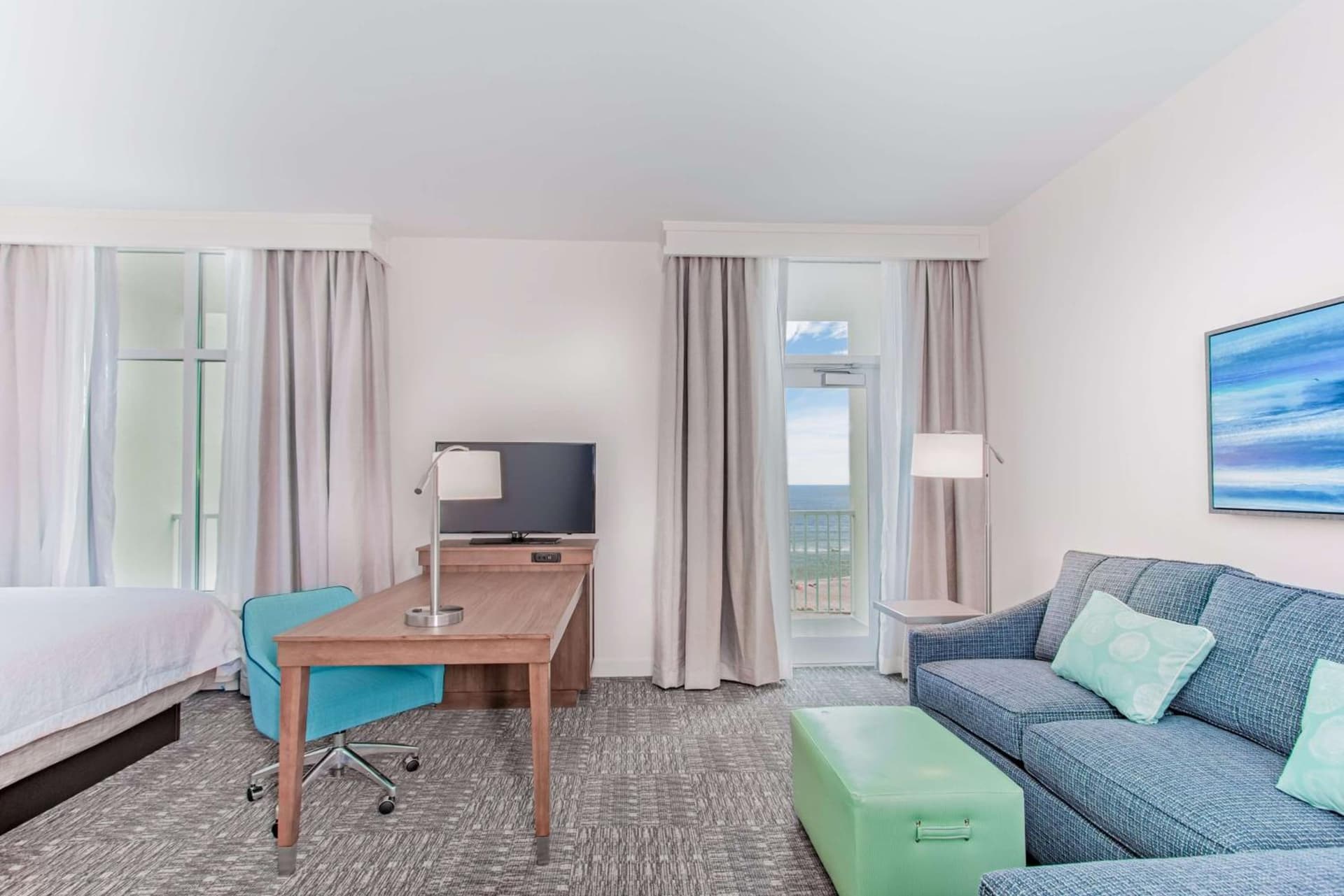 Hampton Inn & Suites Panama City Beach-Beachfront gallery photo in Panama City Beach, FL — image 12
