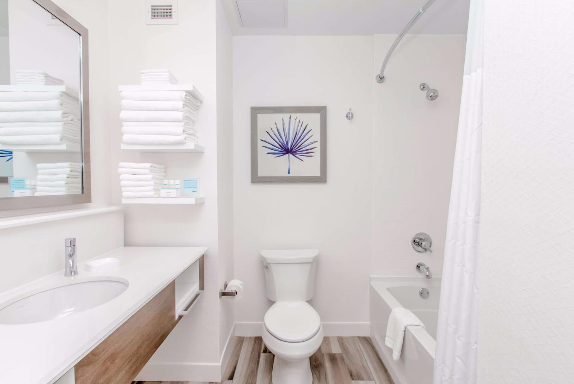 Hampton Inn & Suites Panama City Beach-Beachfront gallery photo in Panama City Beach, FL — image 74
