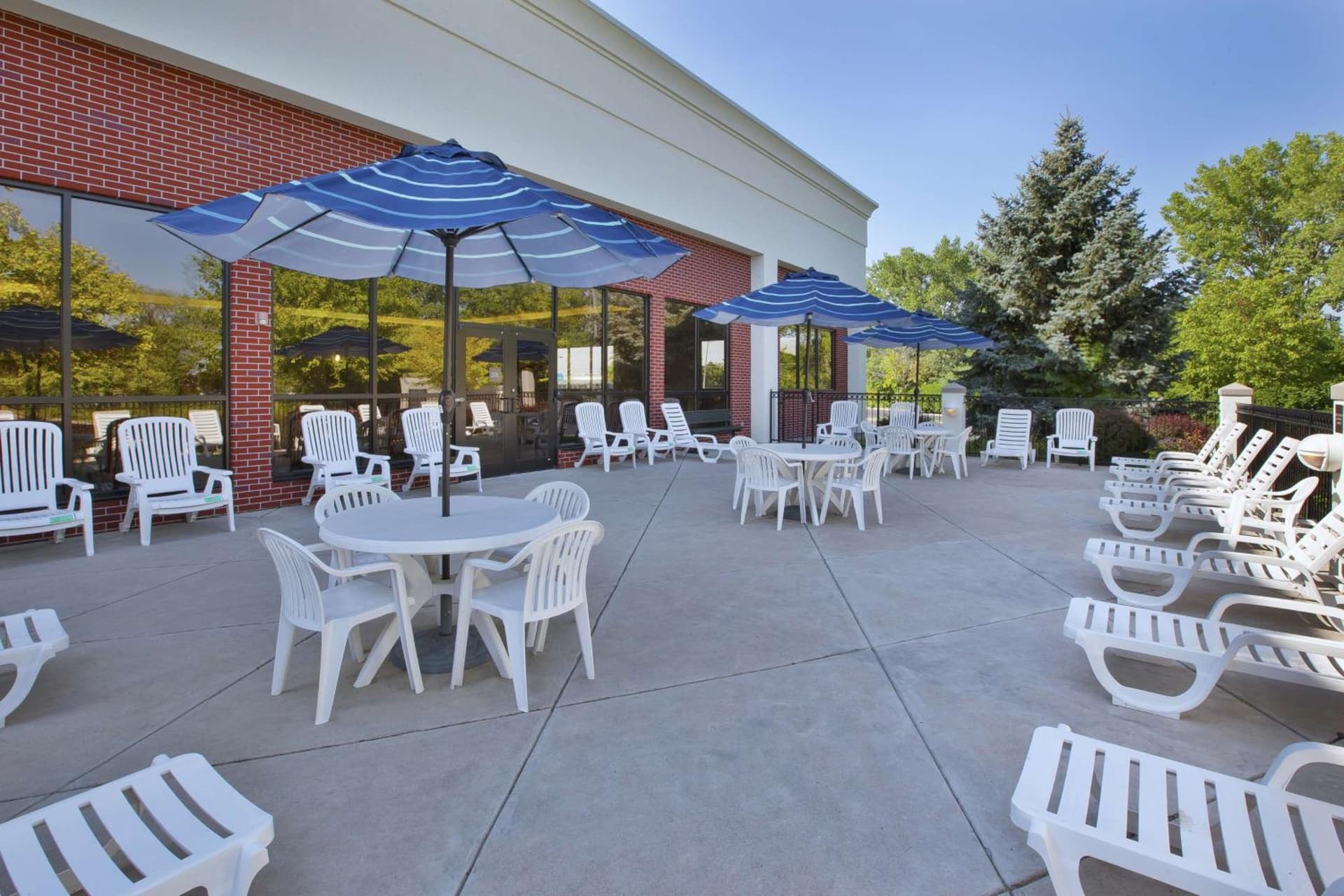 Hampton Inn Toledo-South/Maumee property views in Maumee, OH — gallery photo 3