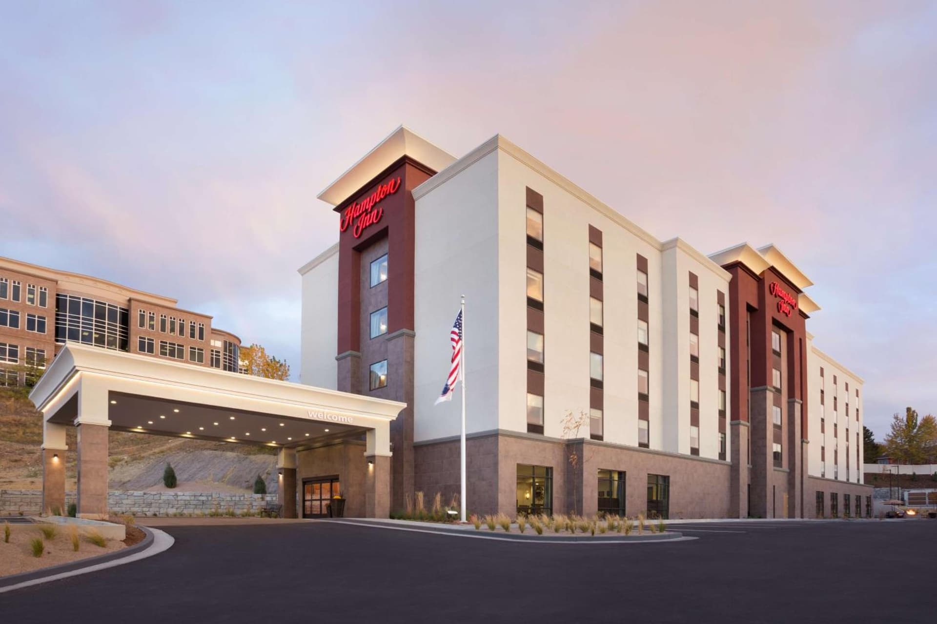 Hampton Inn Salt Lake City Cottonwood property views in Holladay, UT — gallery photo 3
