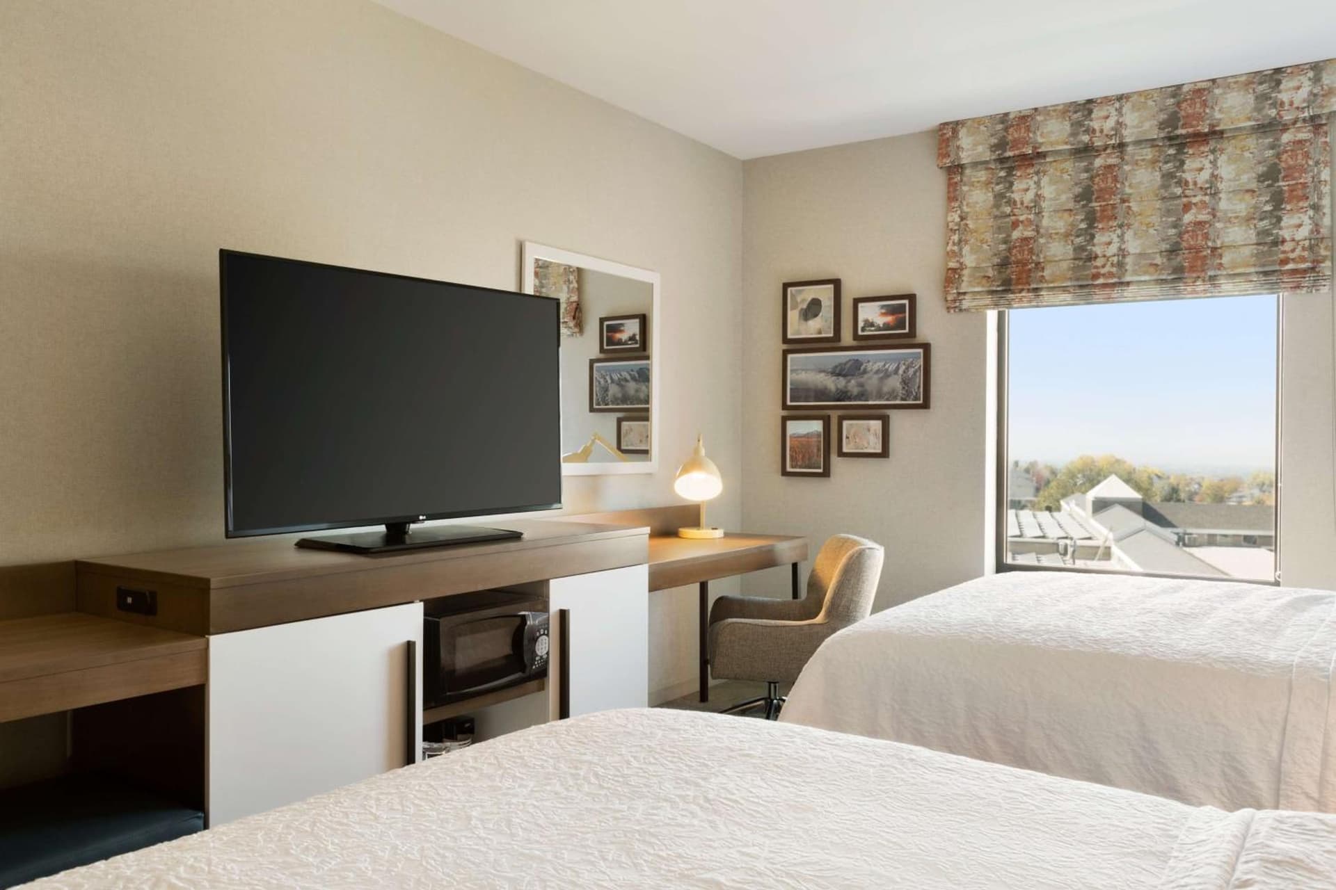 Hampton Inn Salt Lake City Cottonwood interior in Holladay, UT — gallery photo 2