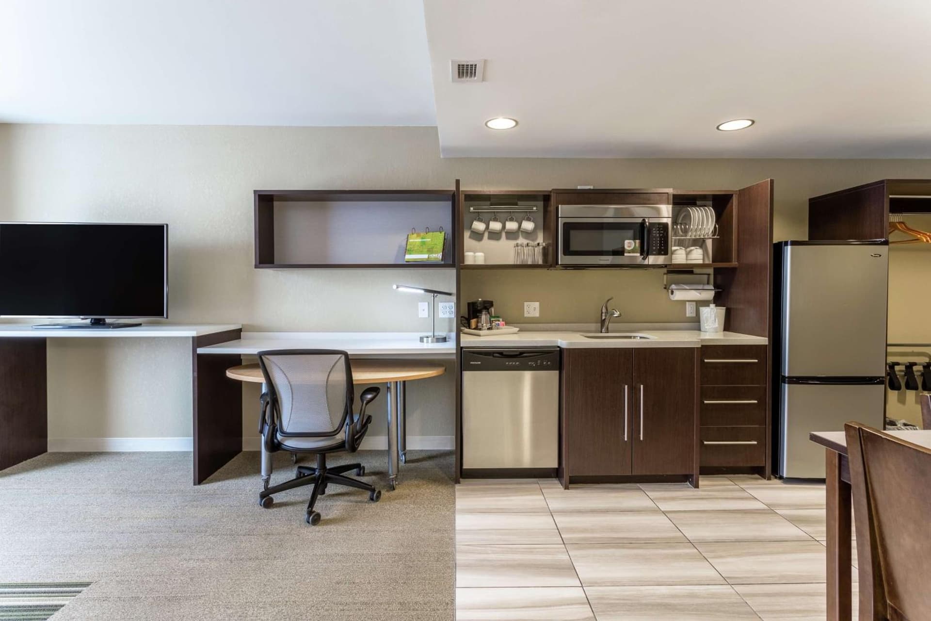 Home2 Suites Dover gallery photo in Dover, DE — image 21