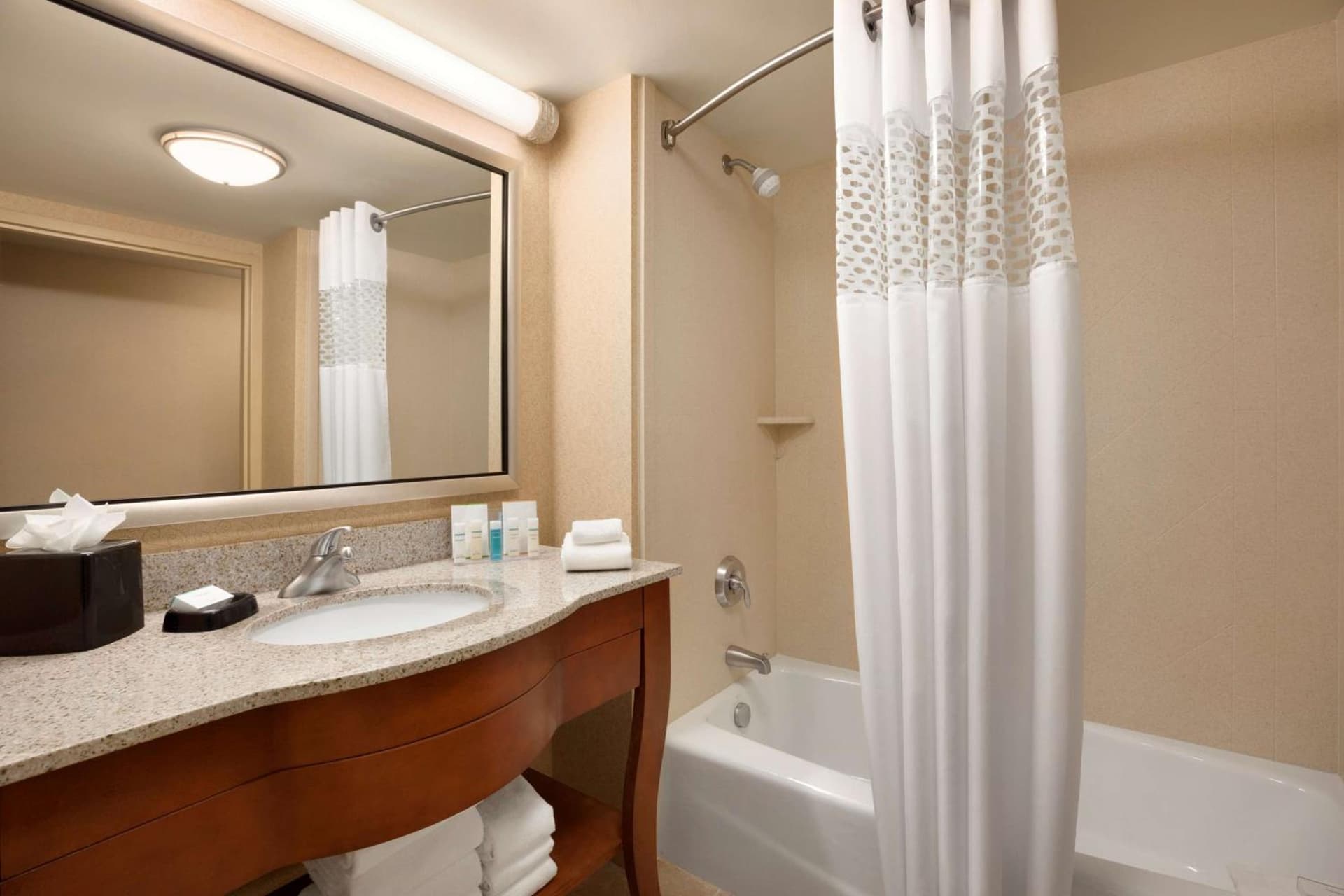 Hampton Inn & Suites East Hartford gallery photo in East Hartford — image 21