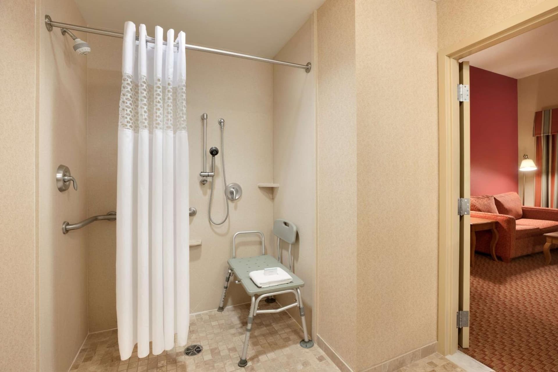 Hampton Inn & Suites East Hartford gallery photo in East Hartford — image 26