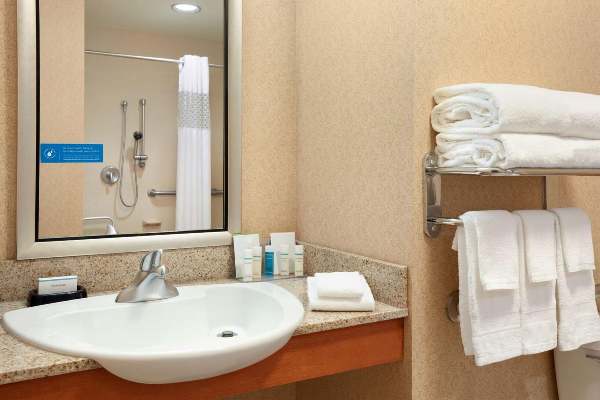 Hampton Inn & Suites East Hartford gallery photo in East Hartford — image 5