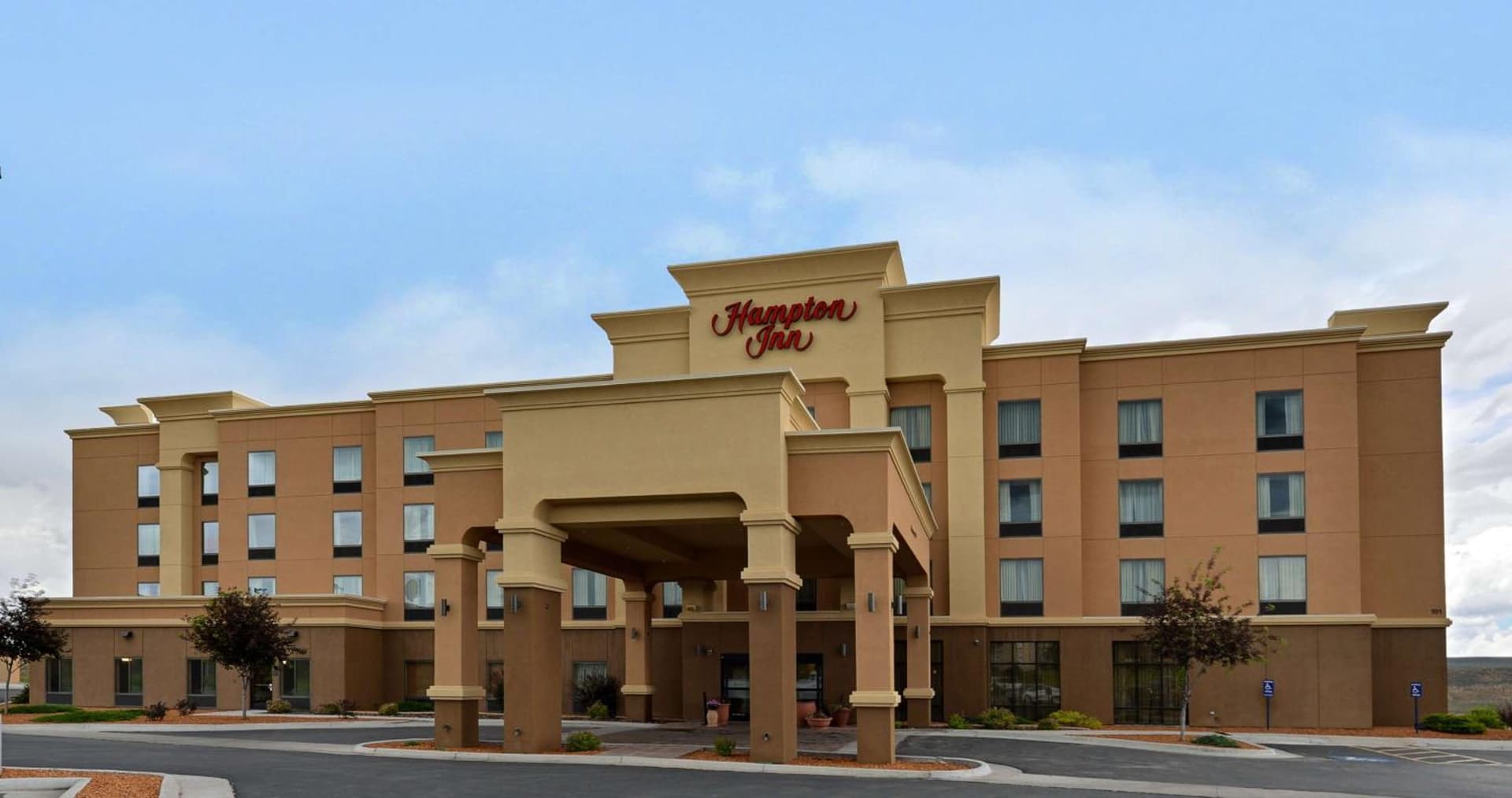 Hampton Inn Evanston interior in Evanston, WY — gallery photo 2