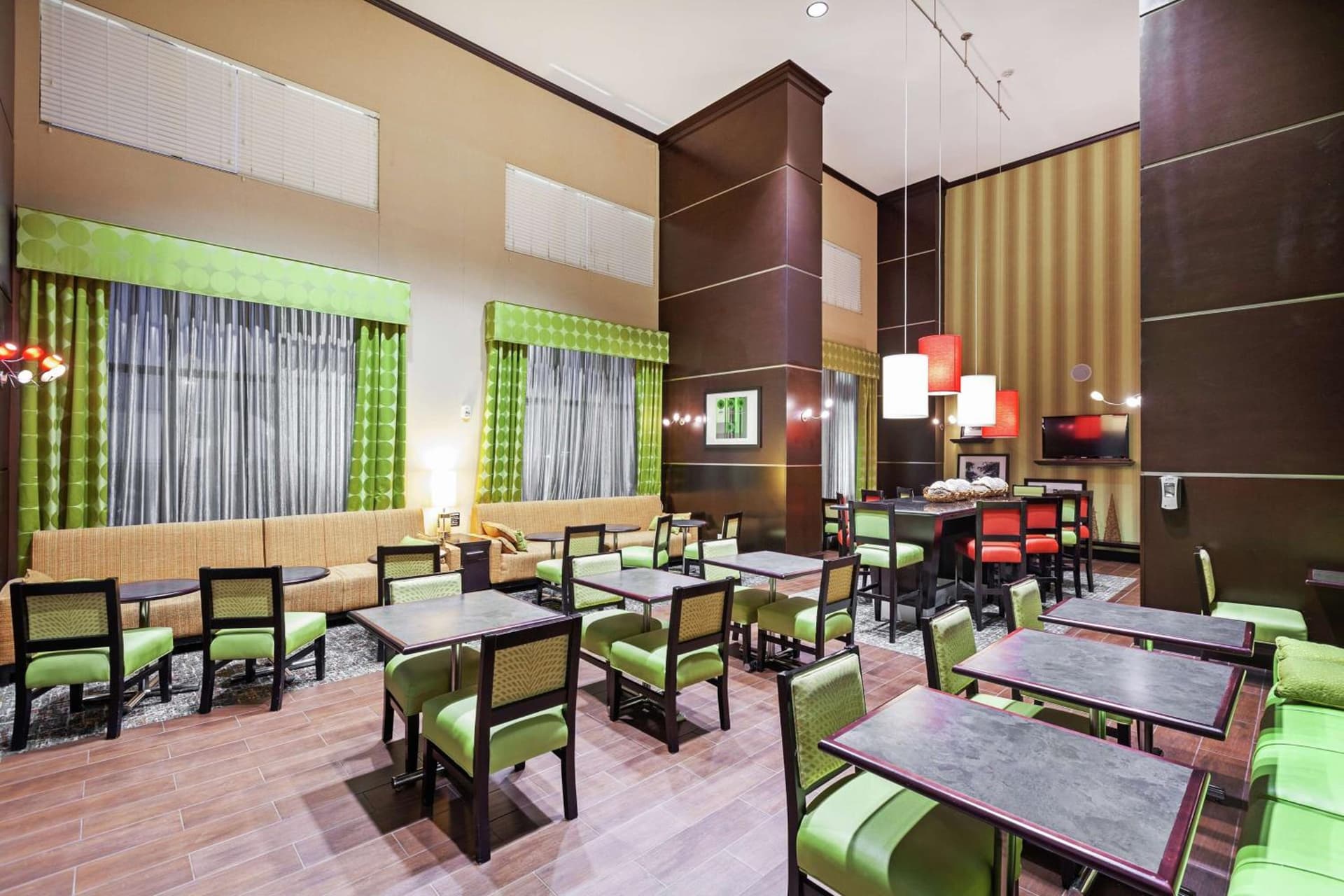 Hampton Inn & Suites Houston/League City gallery photo in League City, TX — image 23