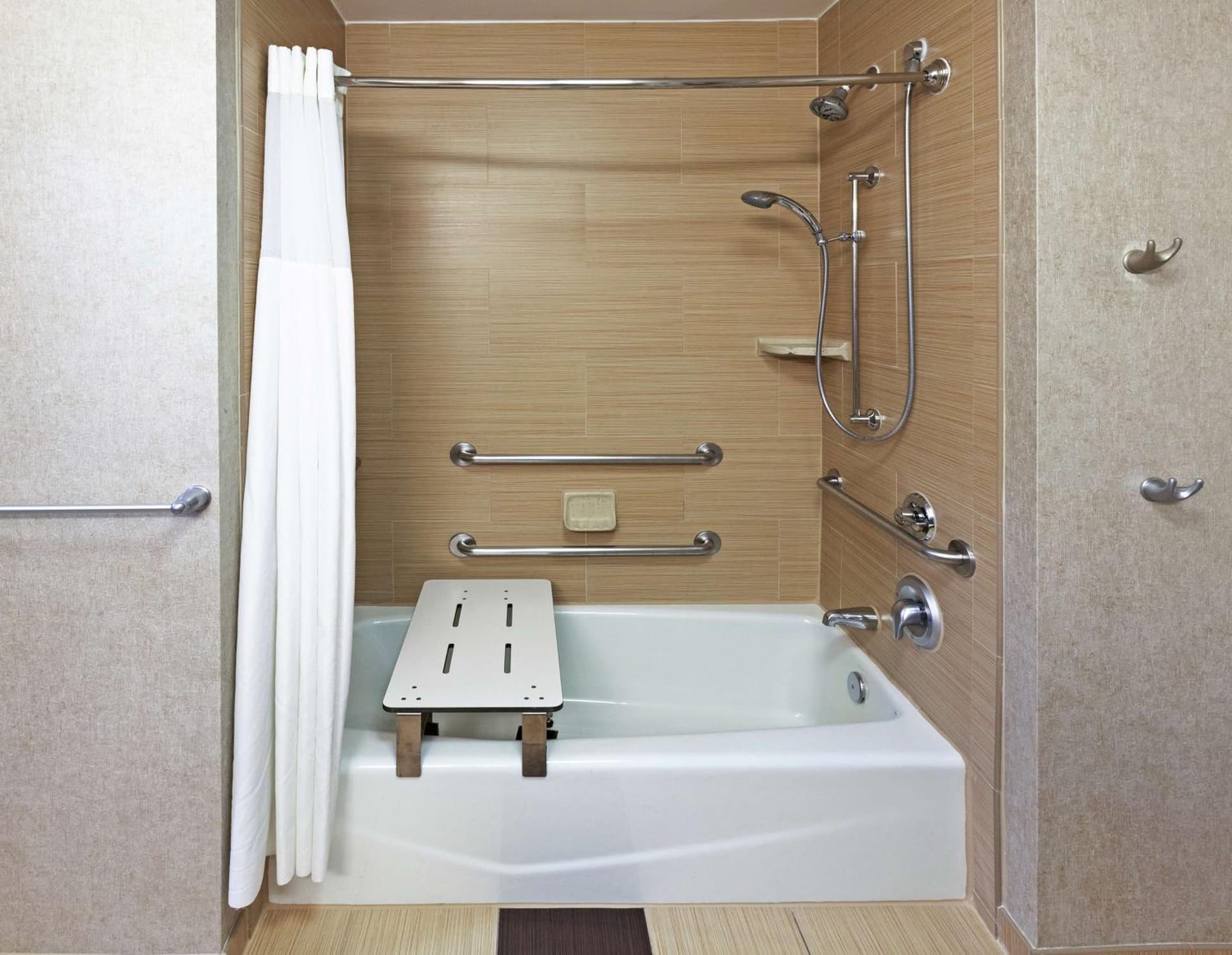 Hampton Inn & Suites Houston/League City gallery photo in League City, TX — image 7