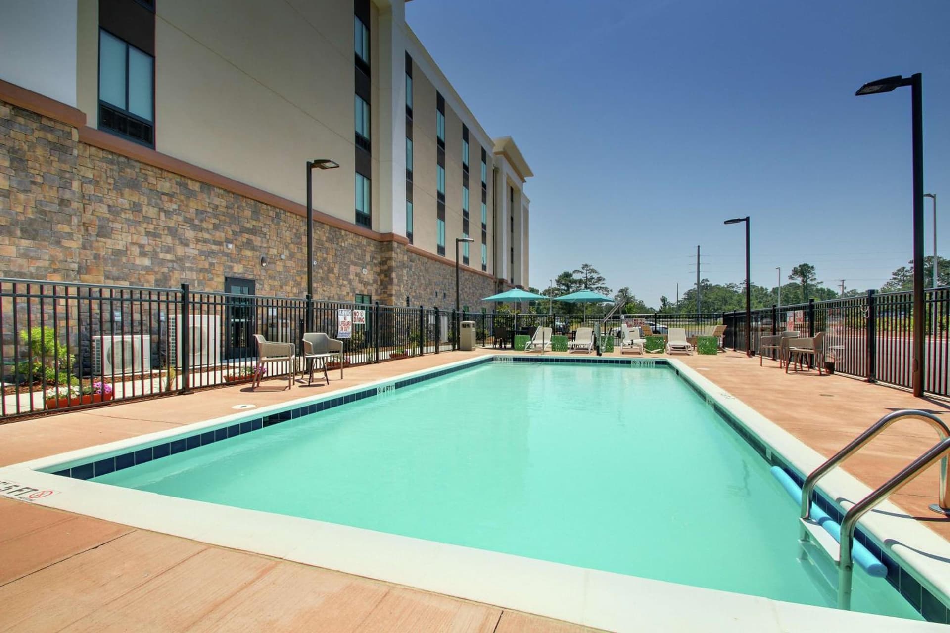 Hampton Inn & Suites By Hilton Southport gallery photo in Southport, NC — image 43