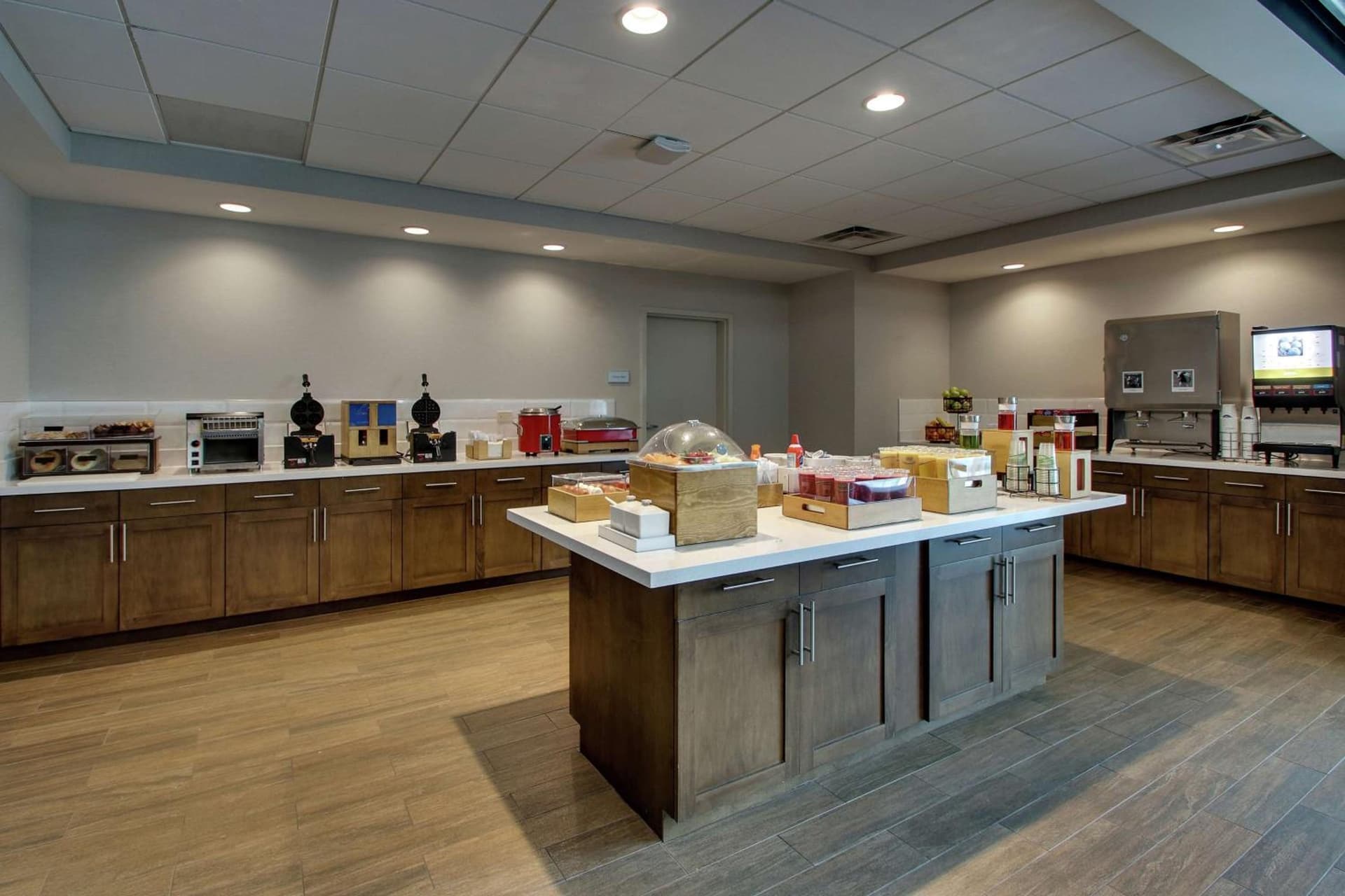 Hampton Inn & Suites By Hilton Southport gallery photo in Southport, NC — image 34