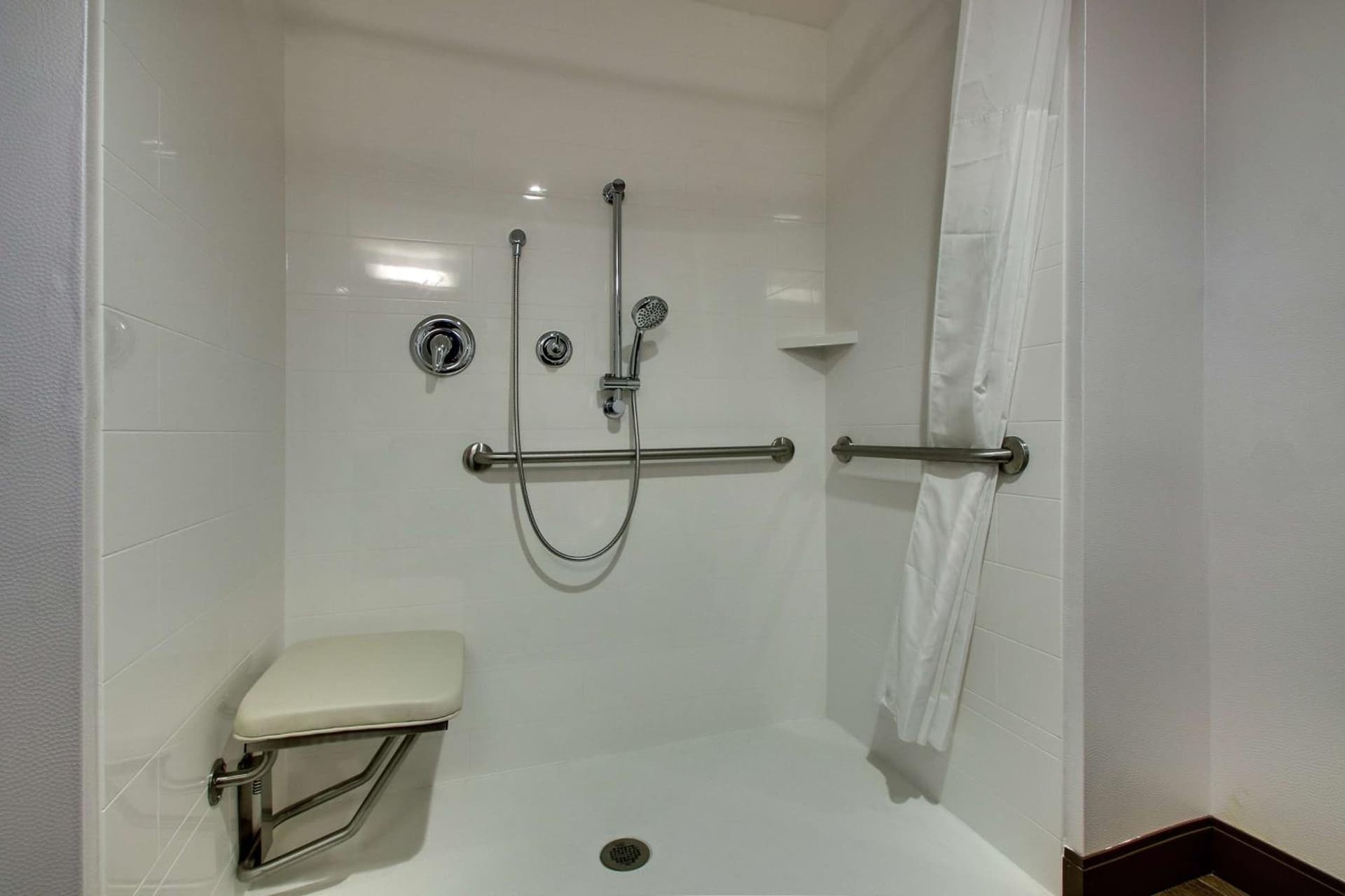 Hampton Inn & Suites By Hilton Southport gallery photo in Southport, NC — image 14