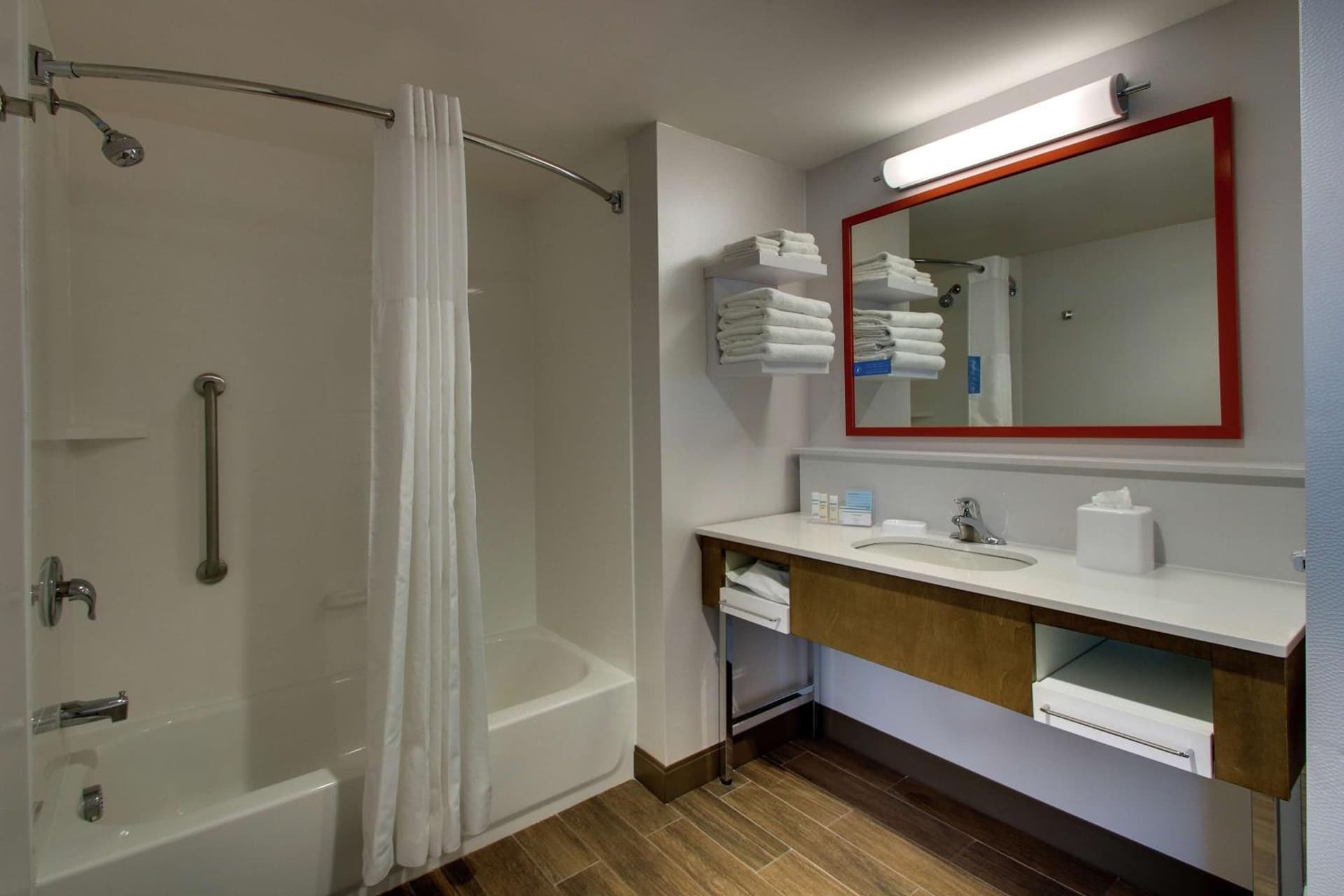Hampton Inn & Suites By Hilton Southport gallery photo in Southport, NC — image 12