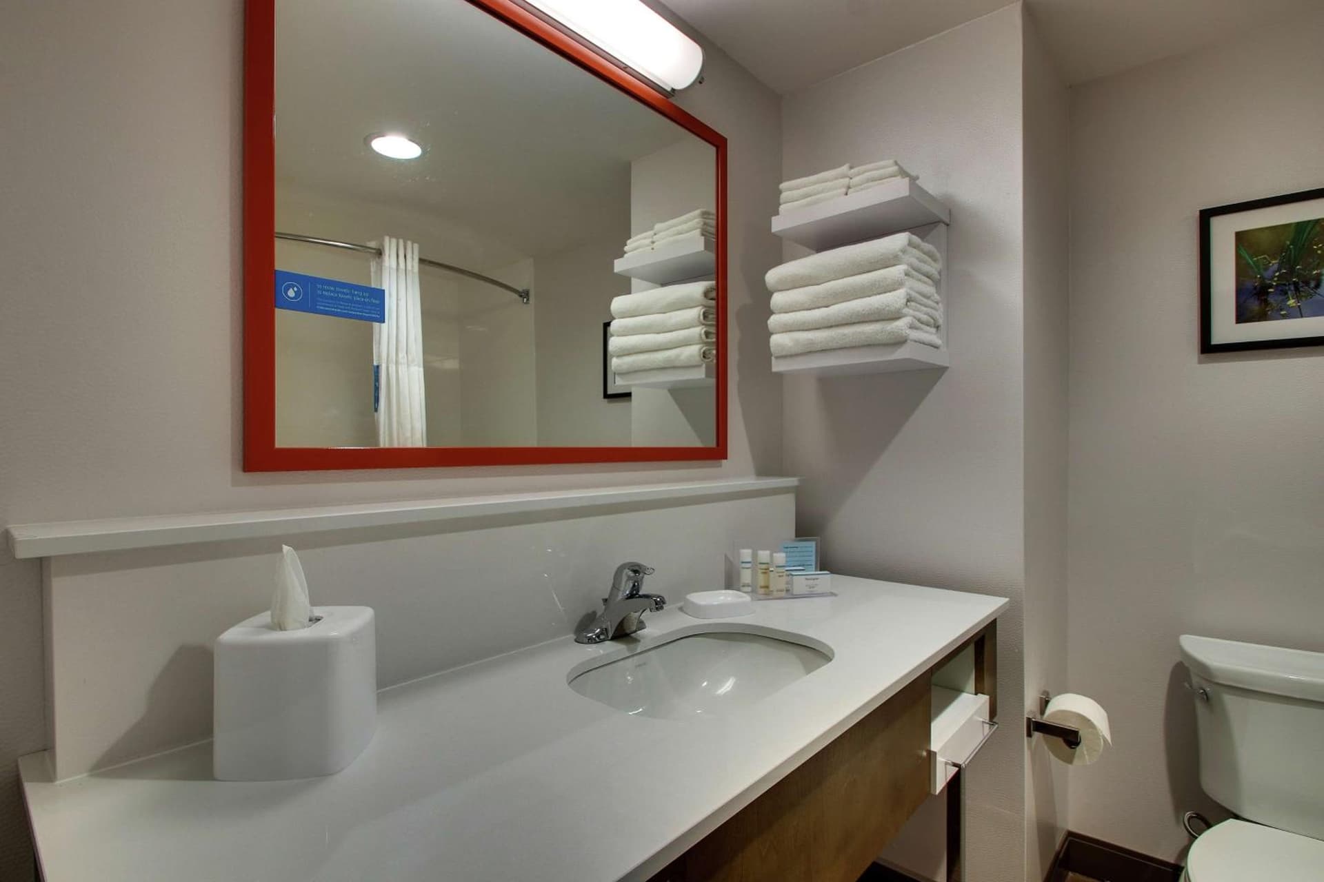 Hampton Inn & Suites By Hilton Southport gallery photo in Southport, NC — image 11