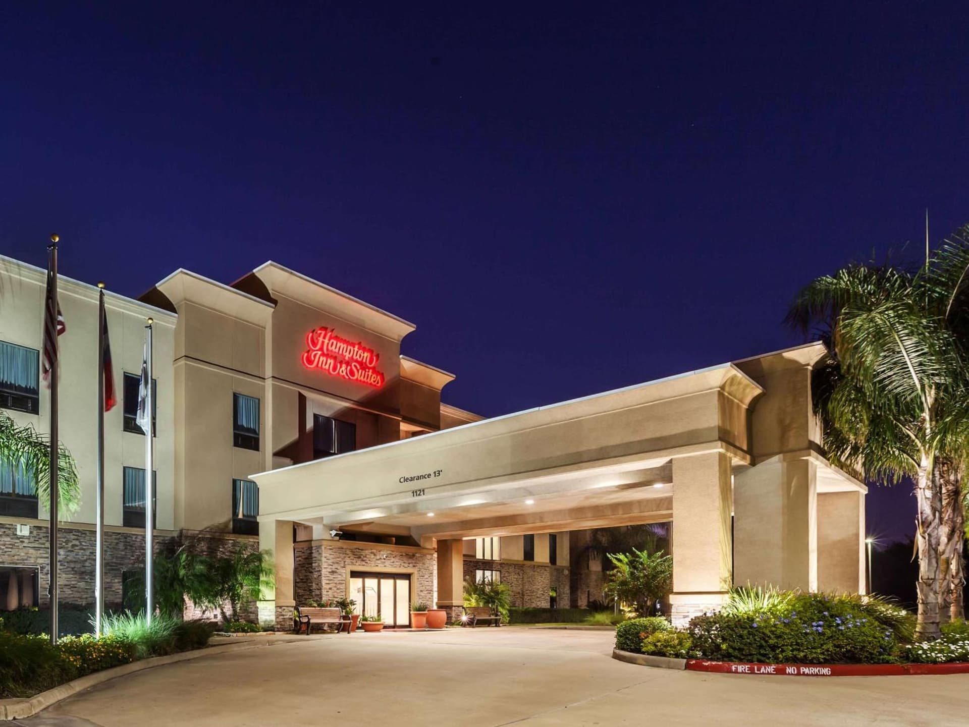 Hampton Inn and Suites Lake Jackson-Clute property views in Clute, TX — gallery photo 3