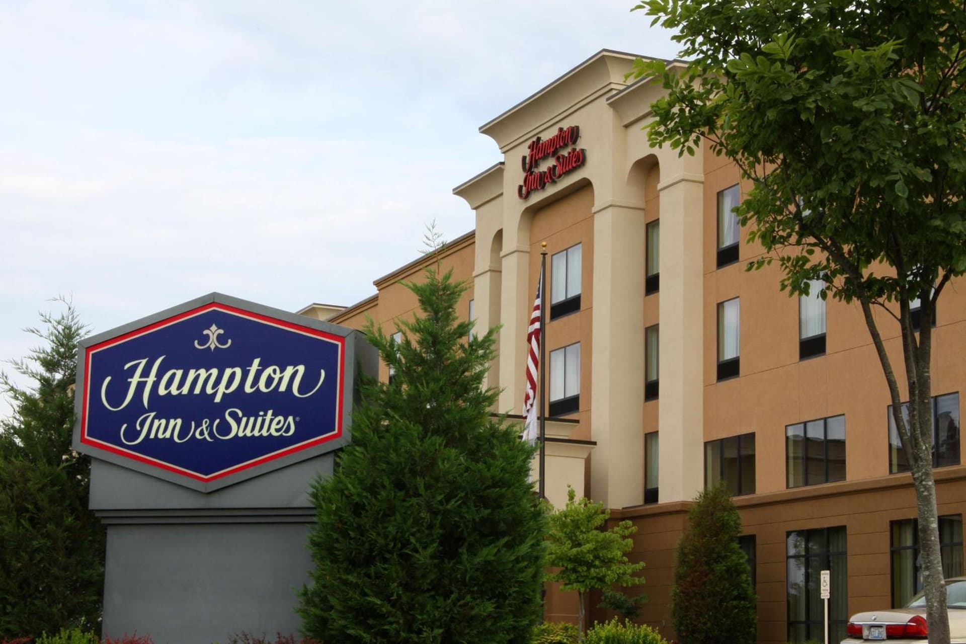 Hampton Inn & Suites Paducah featured exterior or lobby in Paducah, KY — similar hotel