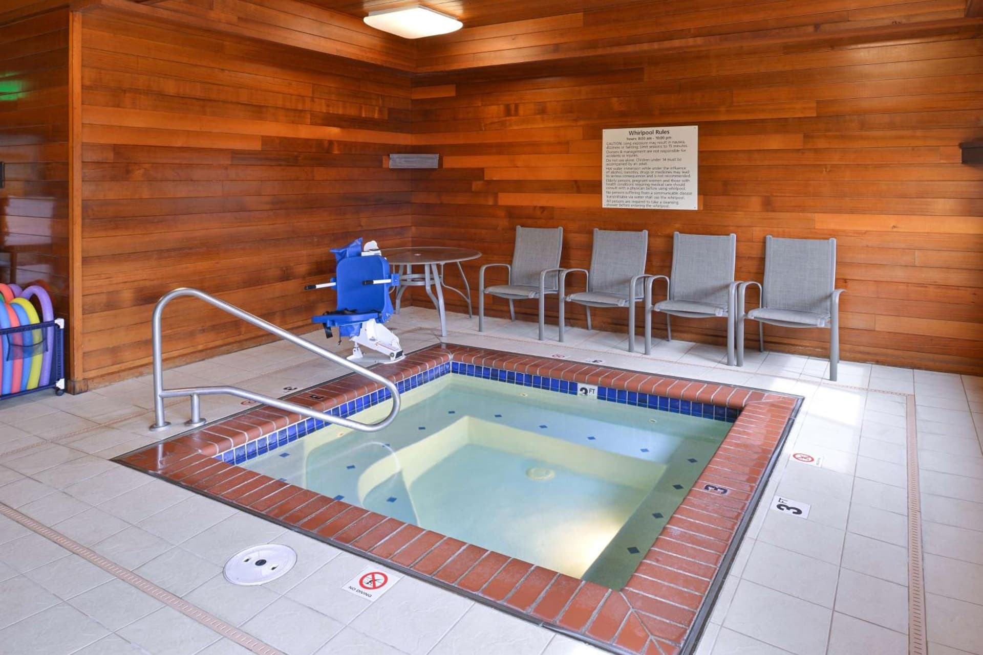 Hampton Inn Portland East interior in Portland, OR — gallery photo 2