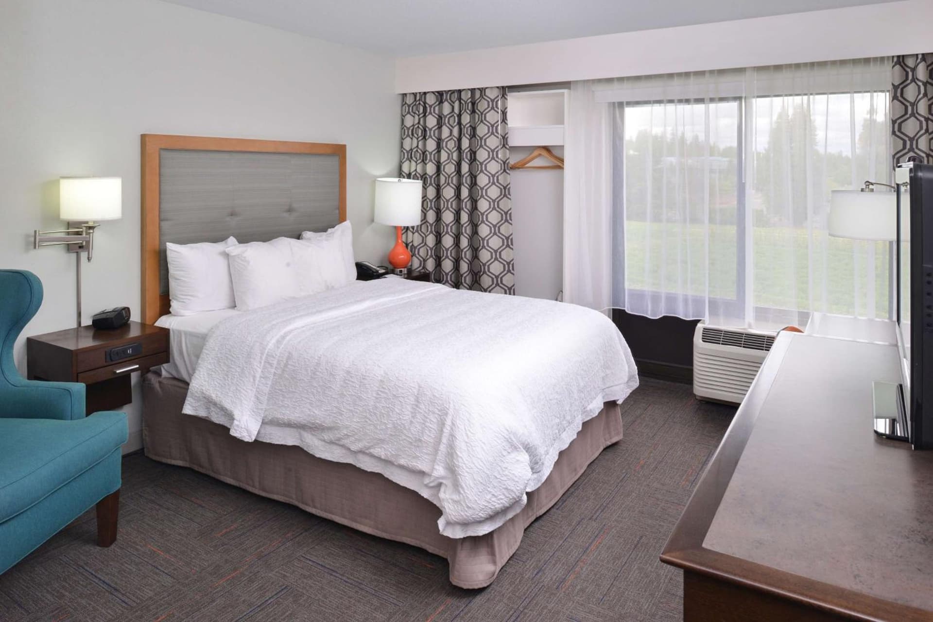 Hampton Inn Portland East gallery photo in Portland, OR — image 26