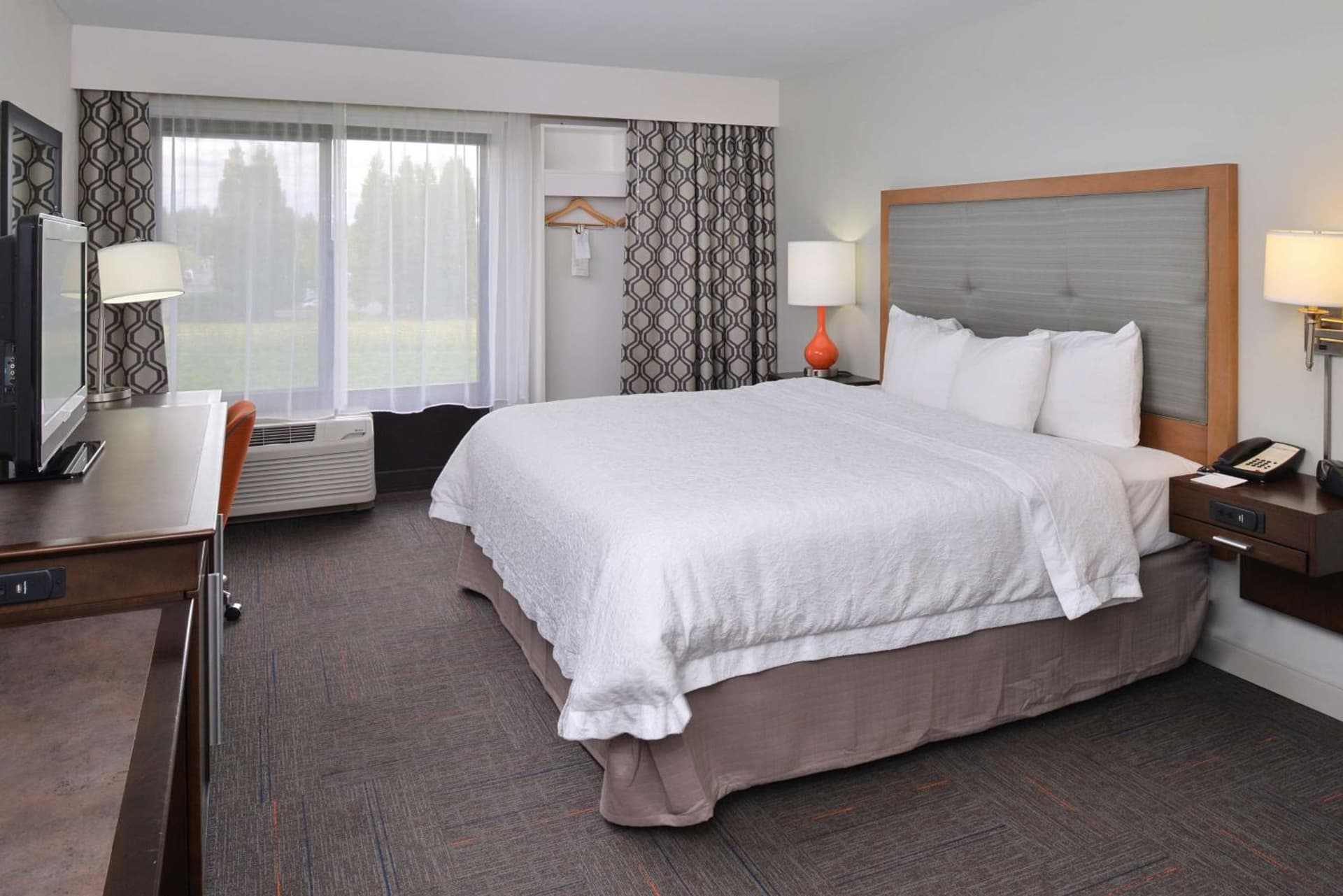 Hampton Inn Portland East gallery photo in Portland, OR — image 48