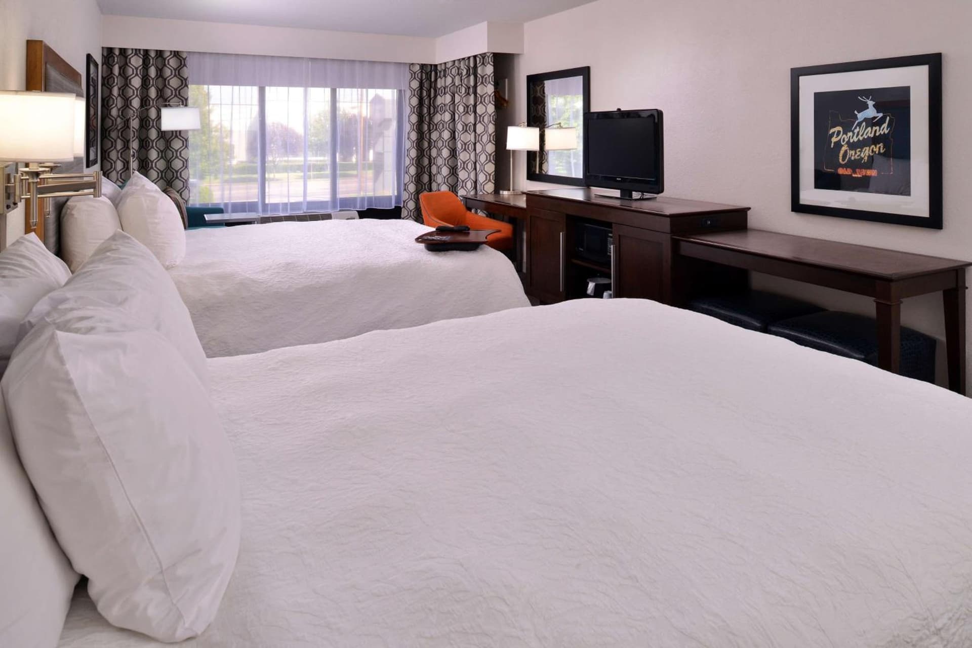 Hampton Inn Portland East property views in Portland, OR — gallery photo 3